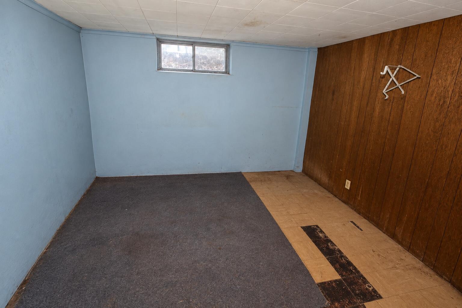 1236 E Isabella Avenue Muskegon MI 49442