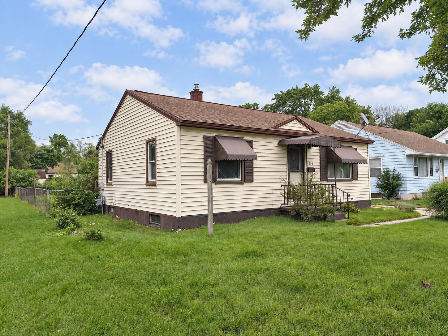 1236 E Isabella Avenue Muskegon MI 49442