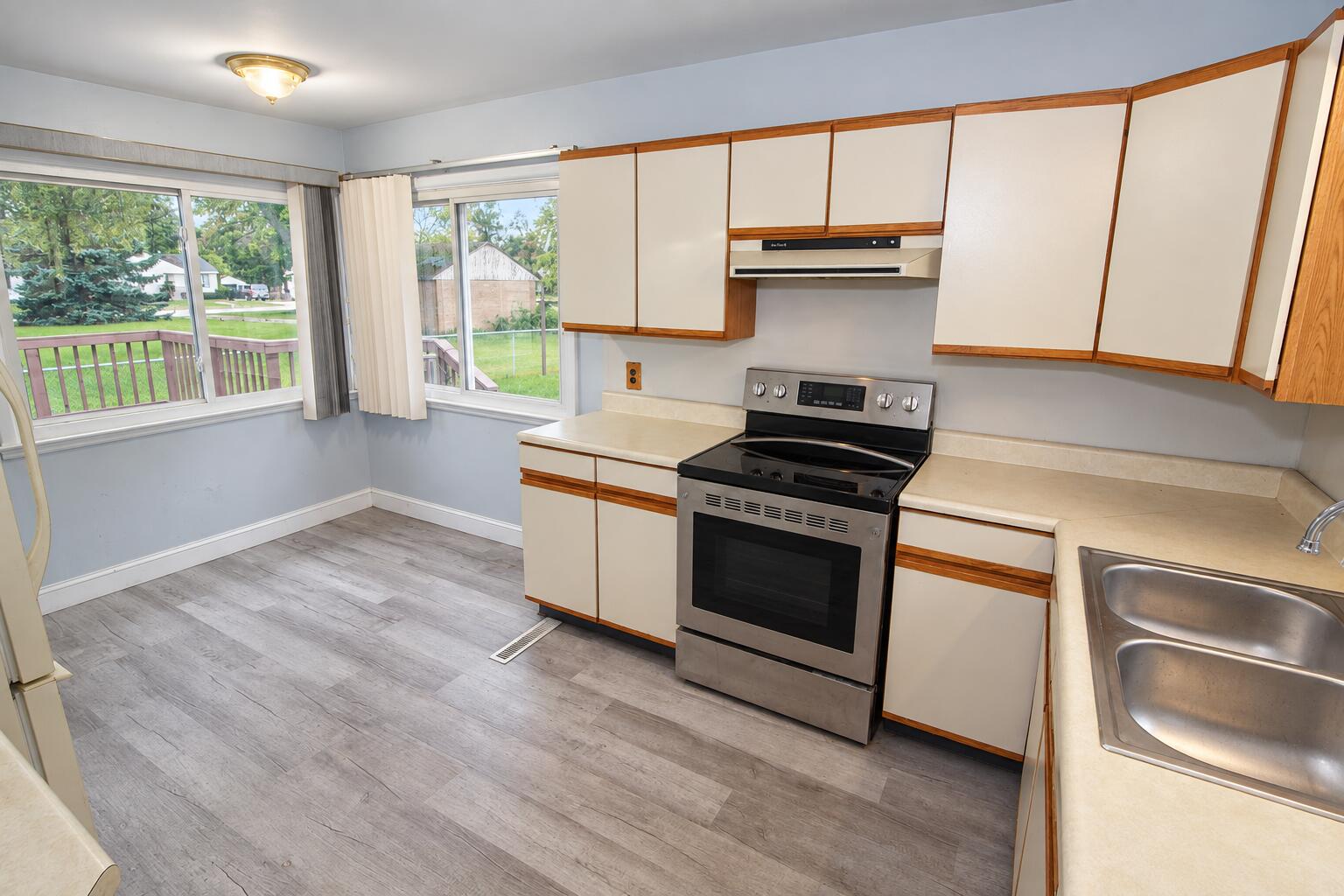 1236 E Isabella Avenue Muskegon MI 49442