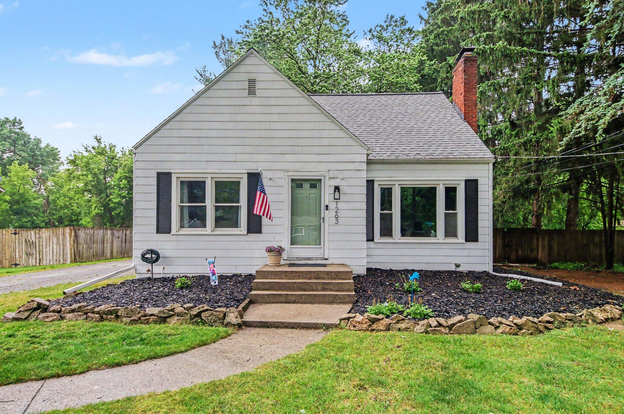 1263 Benning Avenue NW Grand Rapids MI 49504