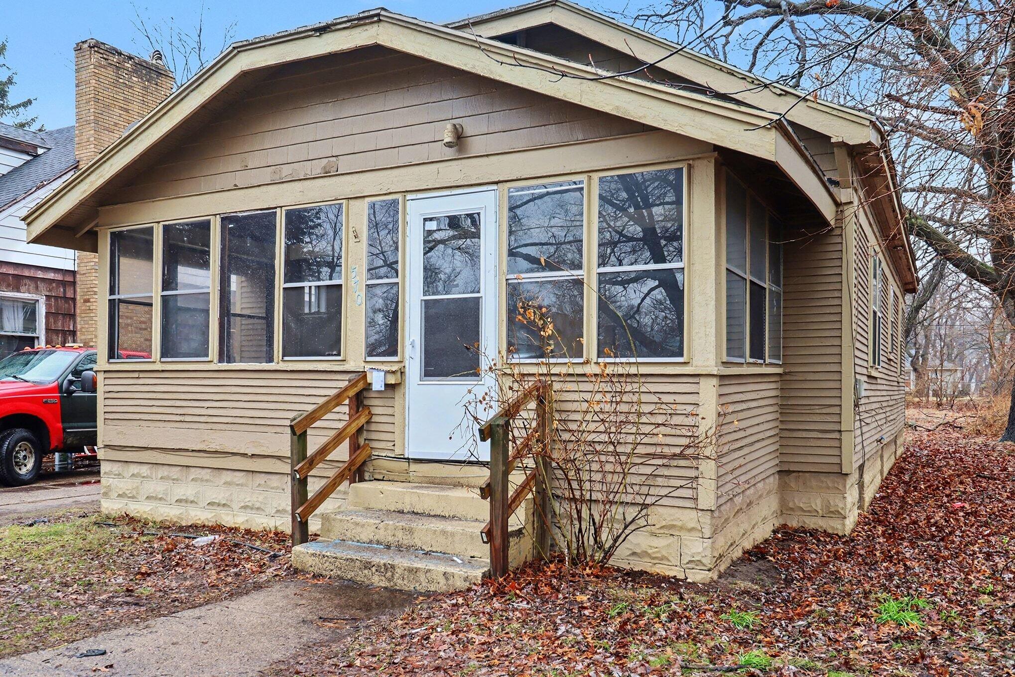 570 E Dale Avenue Muskegon MI 49442