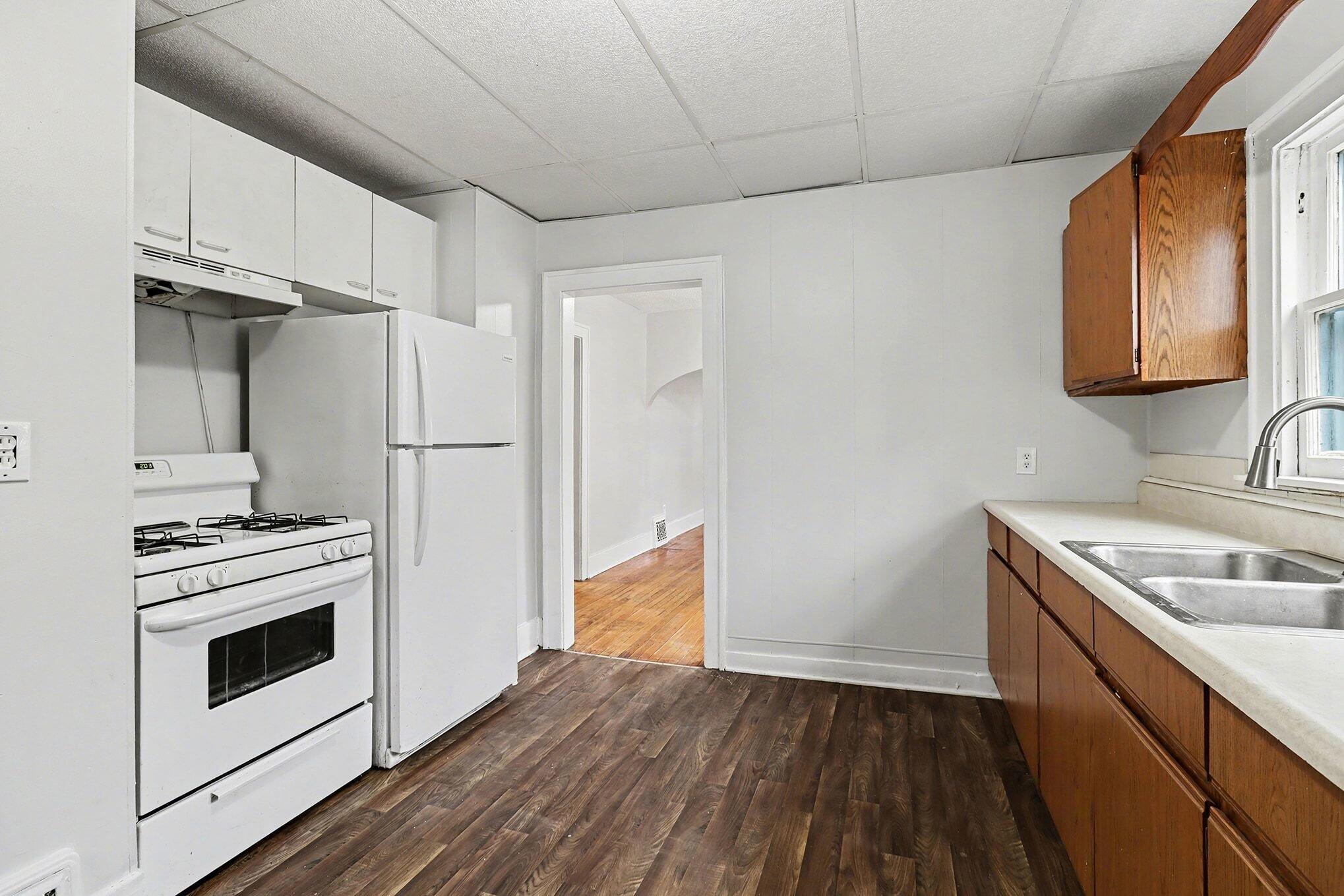 570 E Dale Avenue Muskegon MI 49442