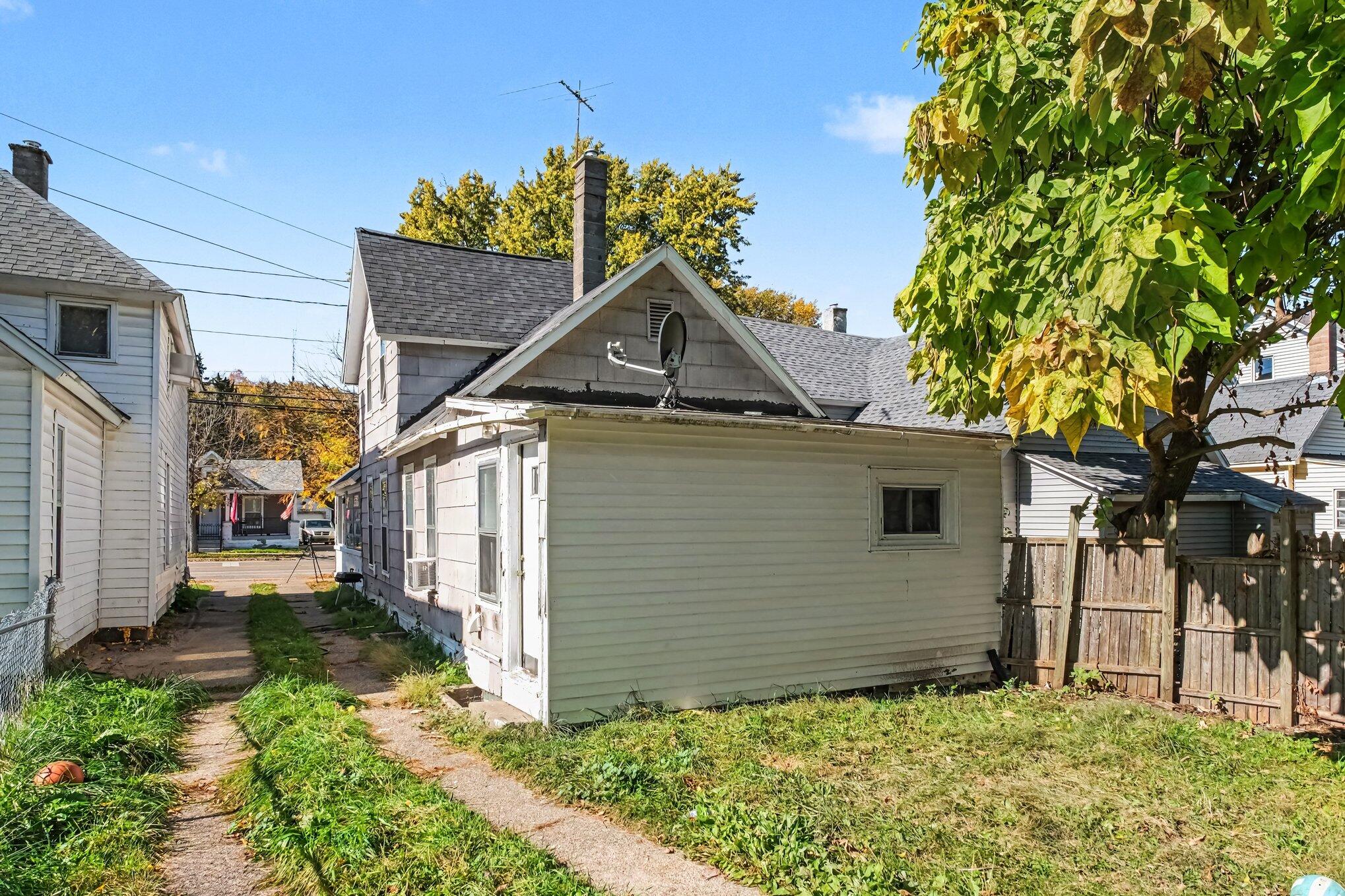 844 Lafayette Avenue NE Grand Rapids MI 49503