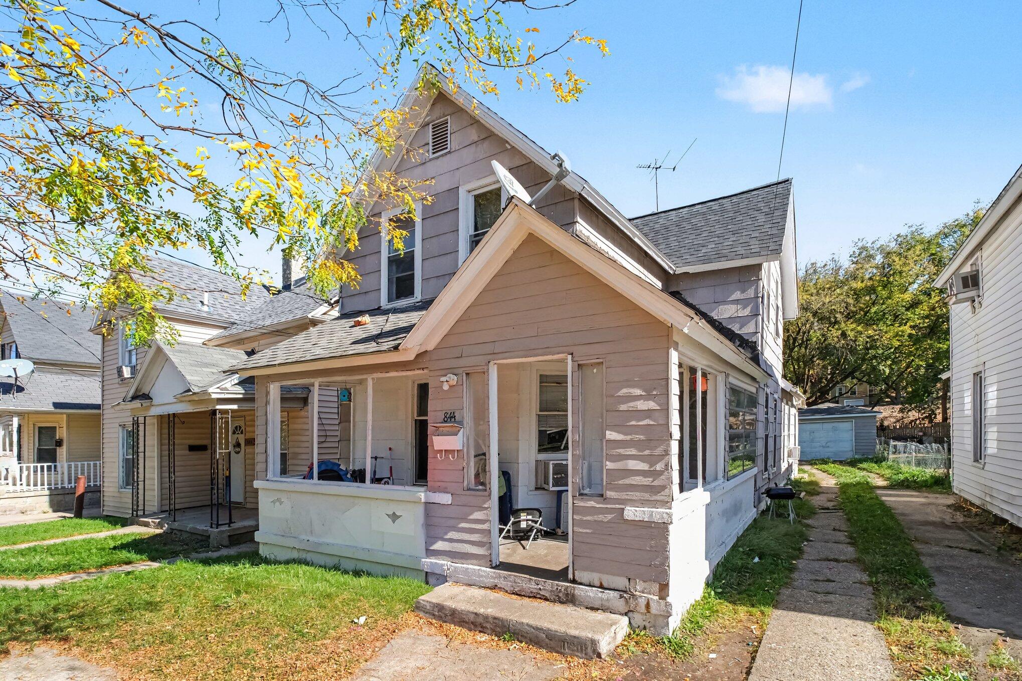 844 Lafayette Avenue NE Grand Rapids MI 49503
