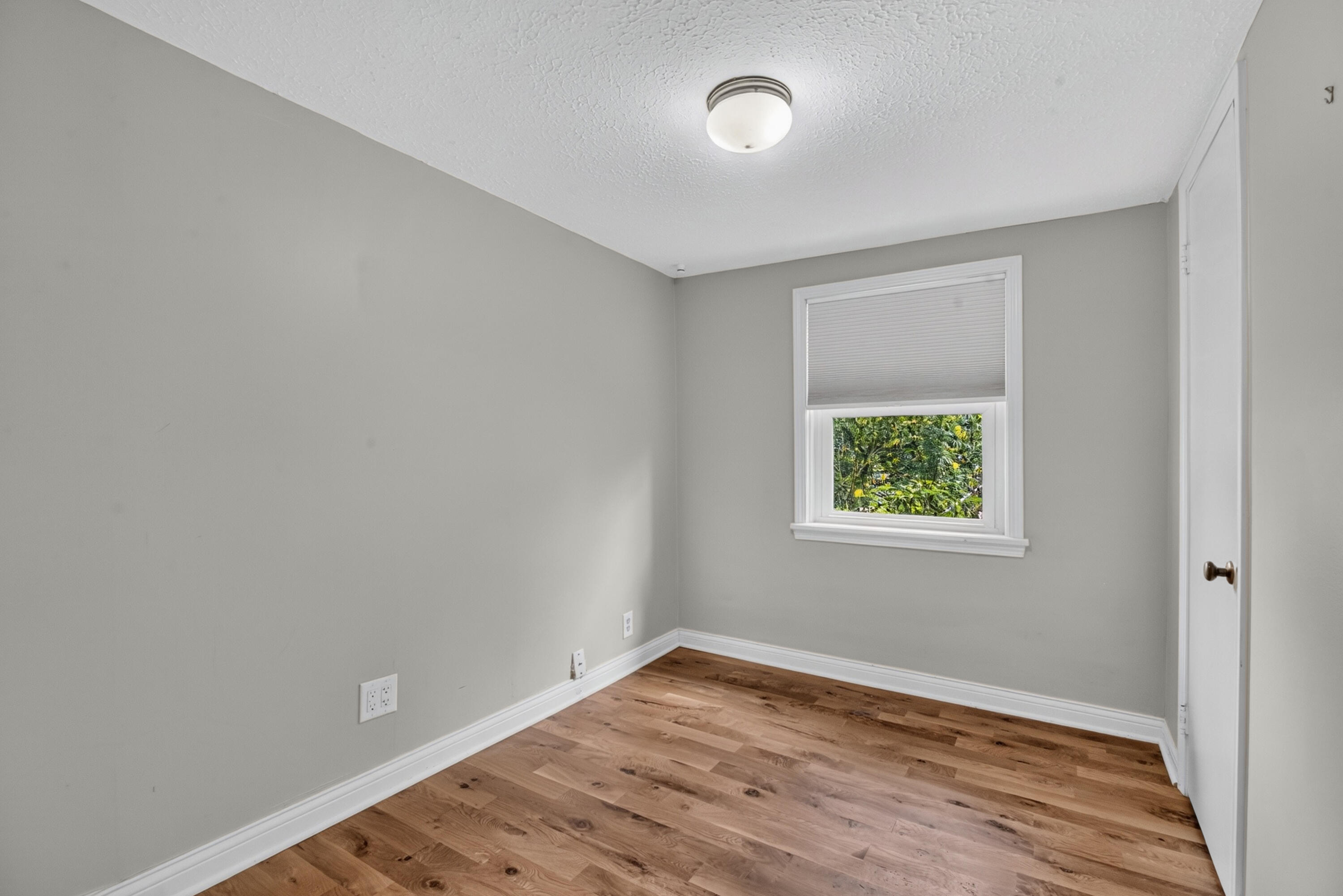 742 Pleasant Avenue Kalamazoo MI 49008