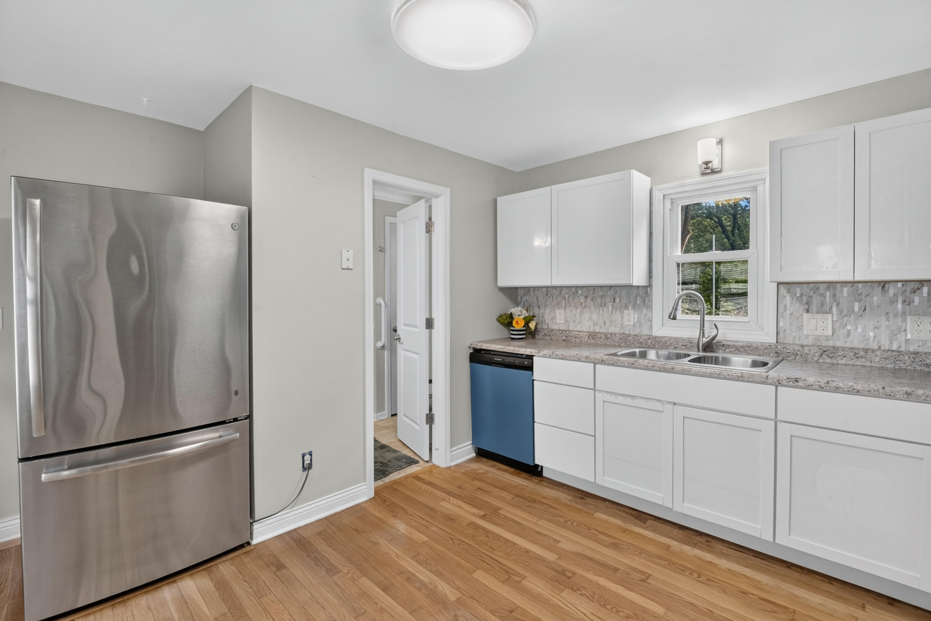 742 Pleasant Avenue Kalamazoo MI 49008