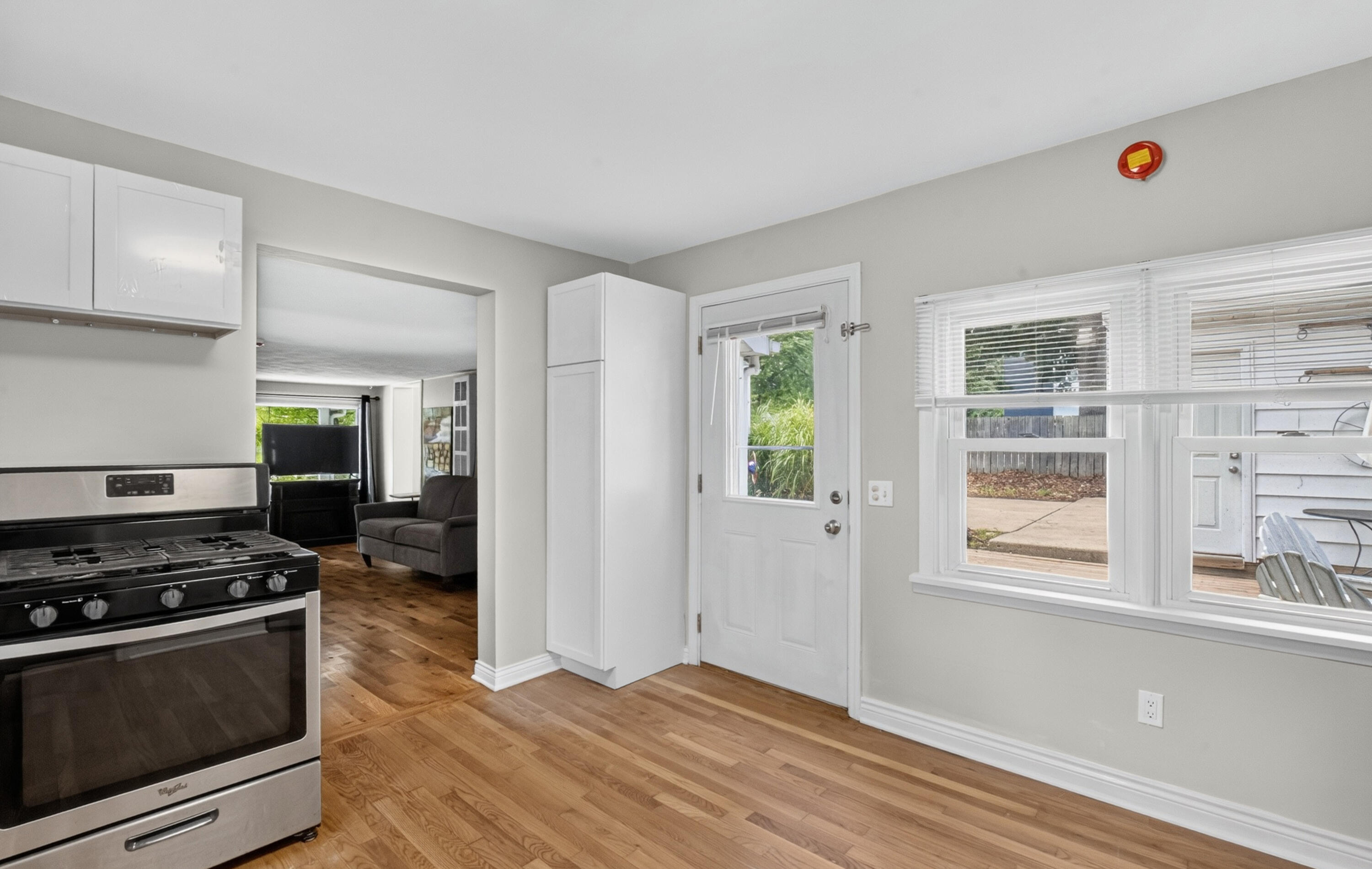 742 Pleasant Avenue Kalamazoo MI 49008