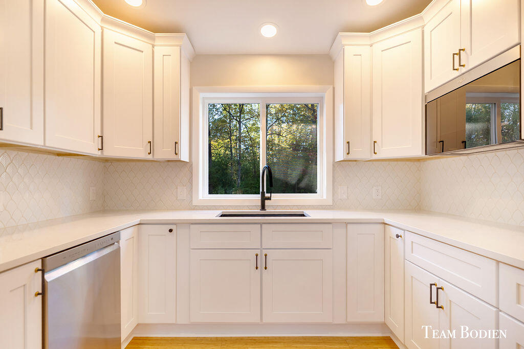 3442 Cascade Road SE Grand Rapids MI 49546