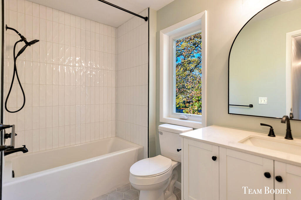 3442 Cascade Road SE Grand Rapids MI 49546