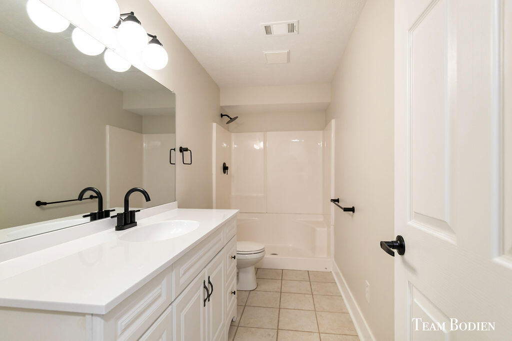 3442 Cascade Road SE Grand Rapids MI 49546