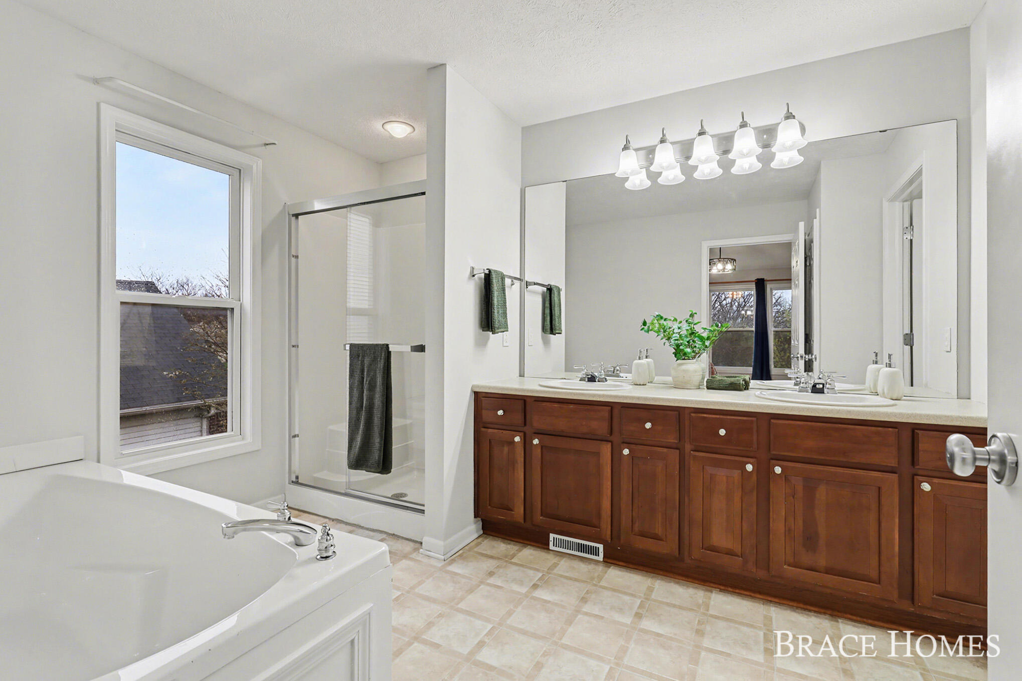 2511 Black Horse Drive NE Grand Rapids MI 49505