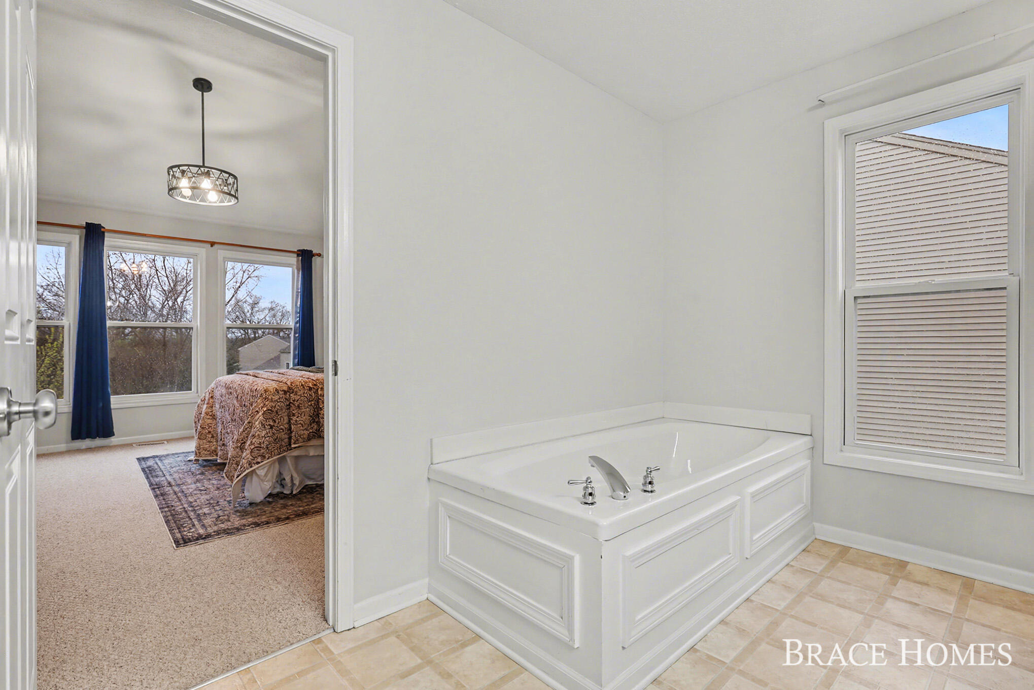 2511 Black Horse Drive NE Grand Rapids MI 49505