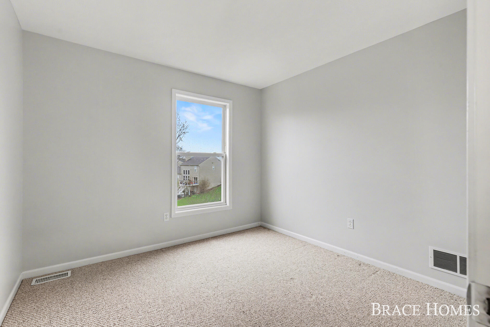 2511 Black Horse Drive NE Grand Rapids MI 49505