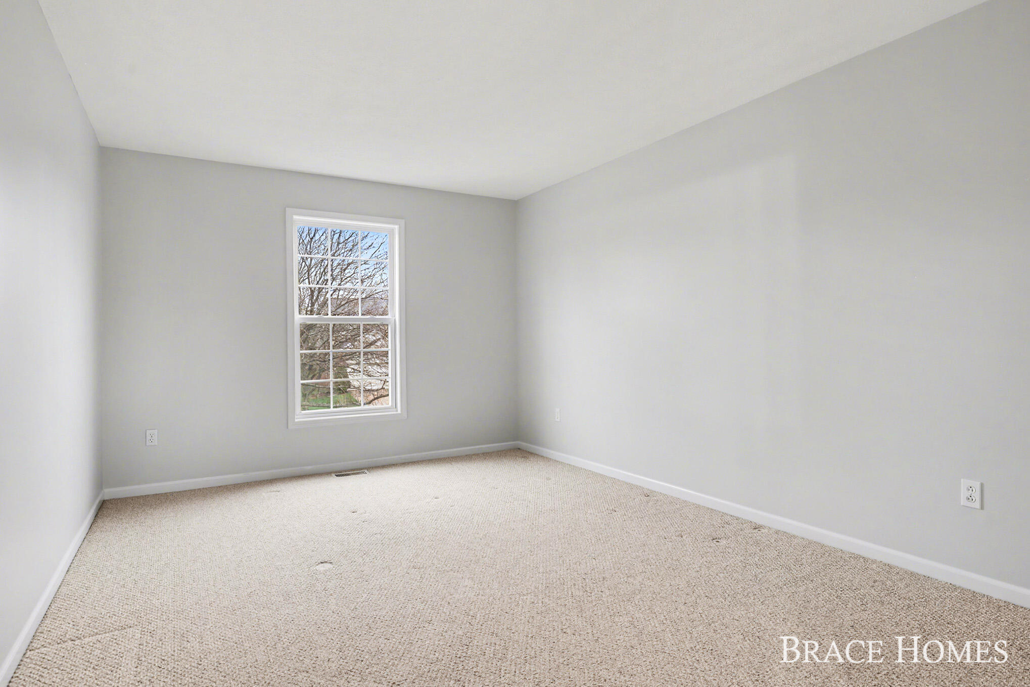 2511 Black Horse Drive NE Grand Rapids MI 49505