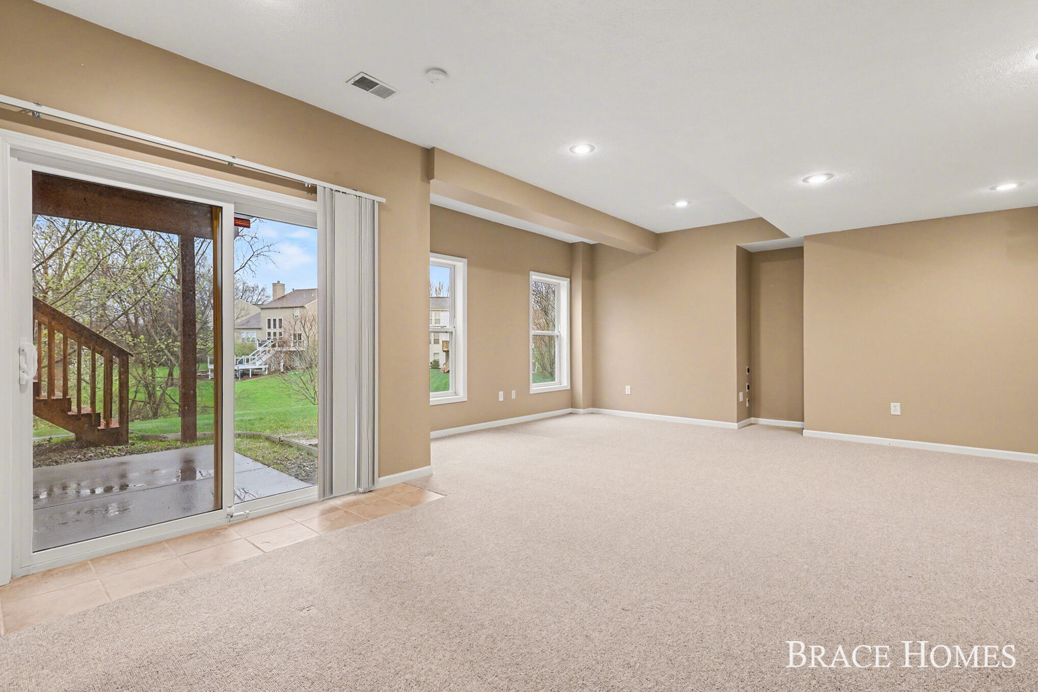 2511 Black Horse Drive NE Grand Rapids MI 49505