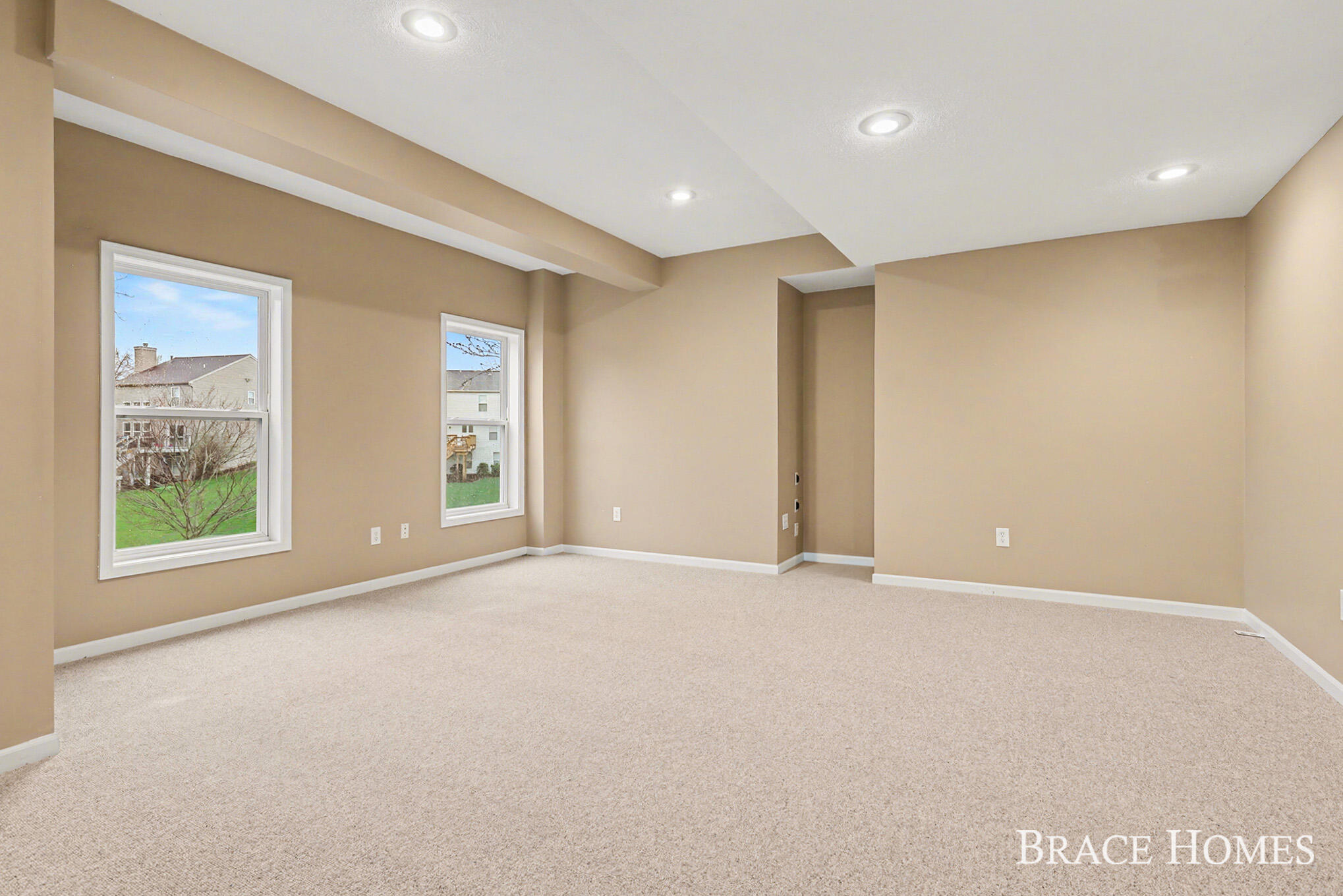 2511 Black Horse Drive NE Grand Rapids MI 49505