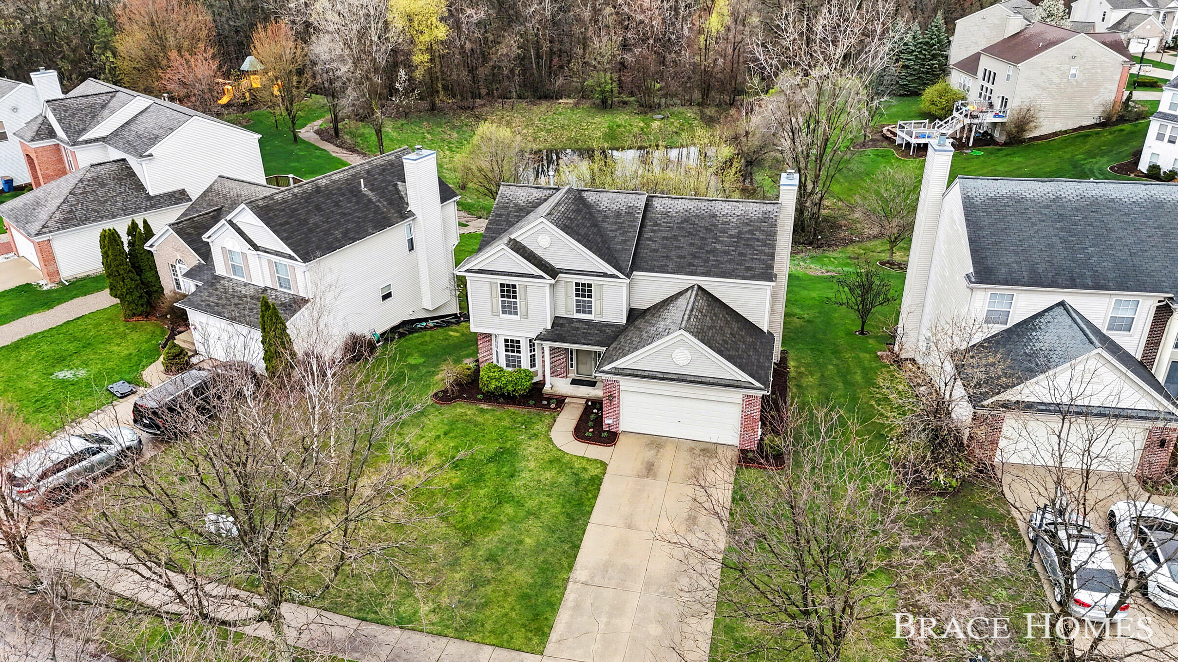 2511 Black Horse Drive NE Grand Rapids MI 49505