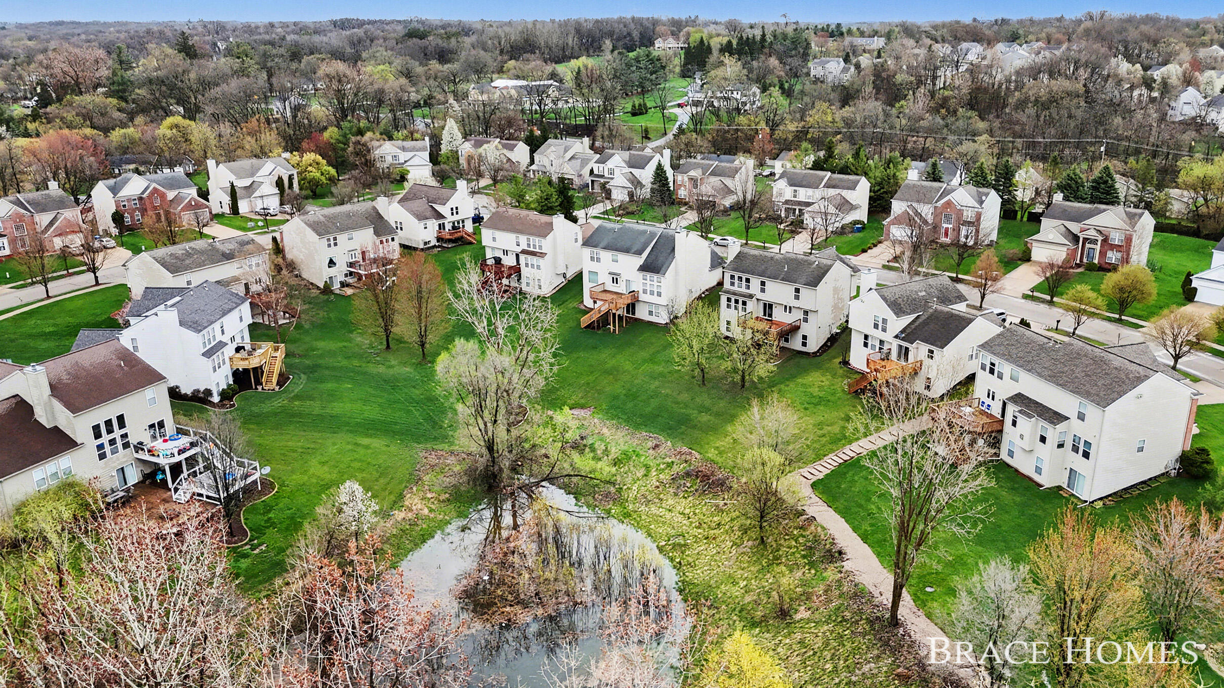 2511 Black Horse Drive NE Grand Rapids MI 49505