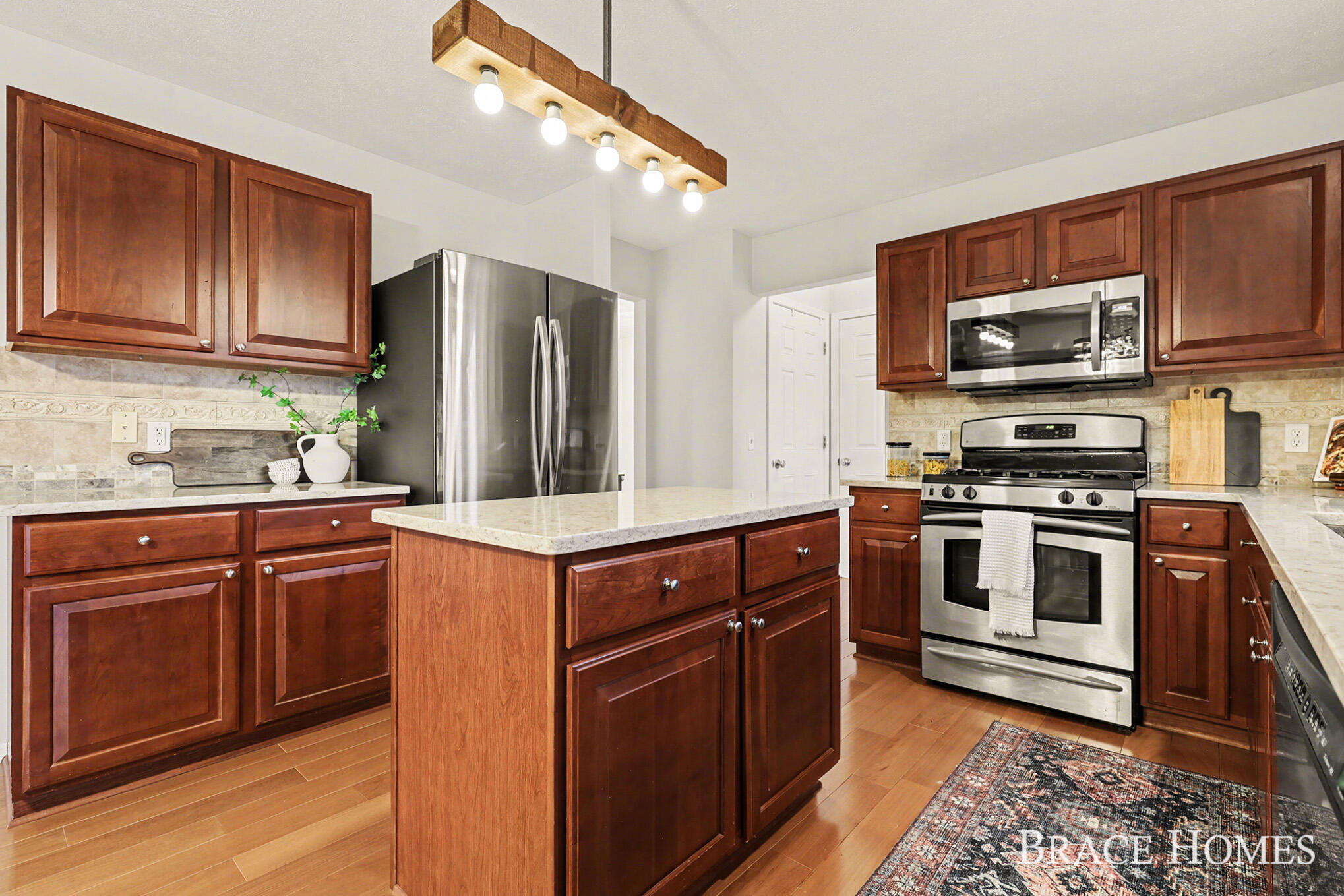 2511 Black Horse Drive NE Grand Rapids MI 49505