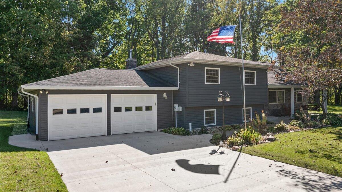 6388 Sycamore Bluff Coloma MI 49038