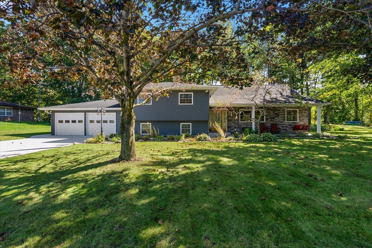 6388 Sycamore Bluff Coloma MI 49038
