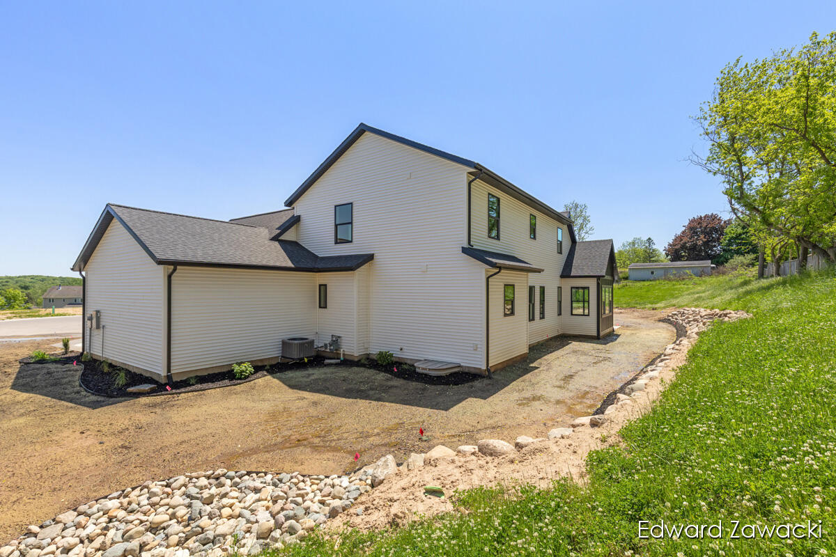 383 Rogue River View Drive NE Rockford MI 49341