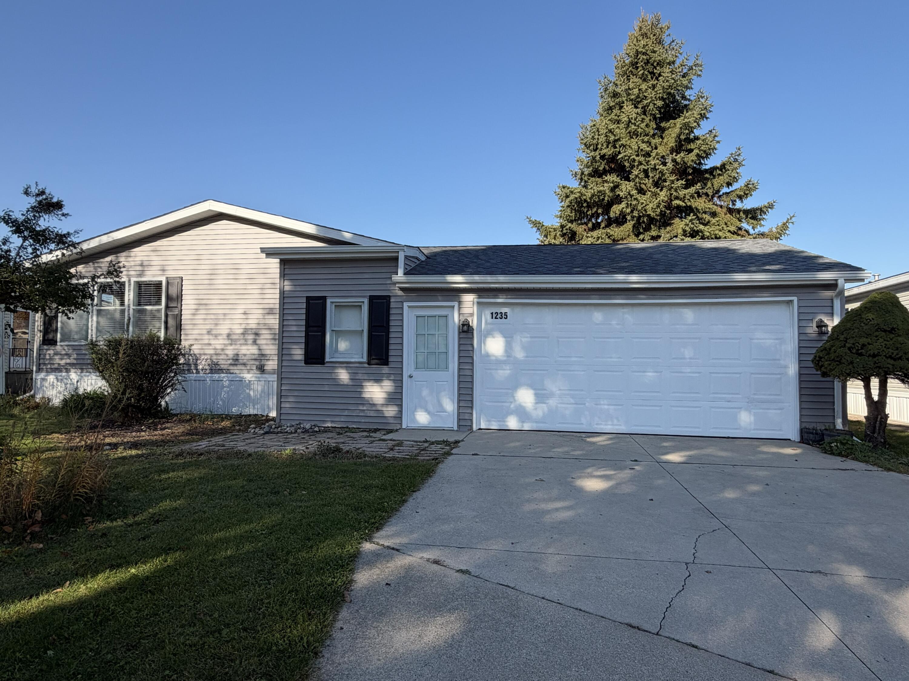 1235 Miss Ellie Drive Kalamazoo MI 49009