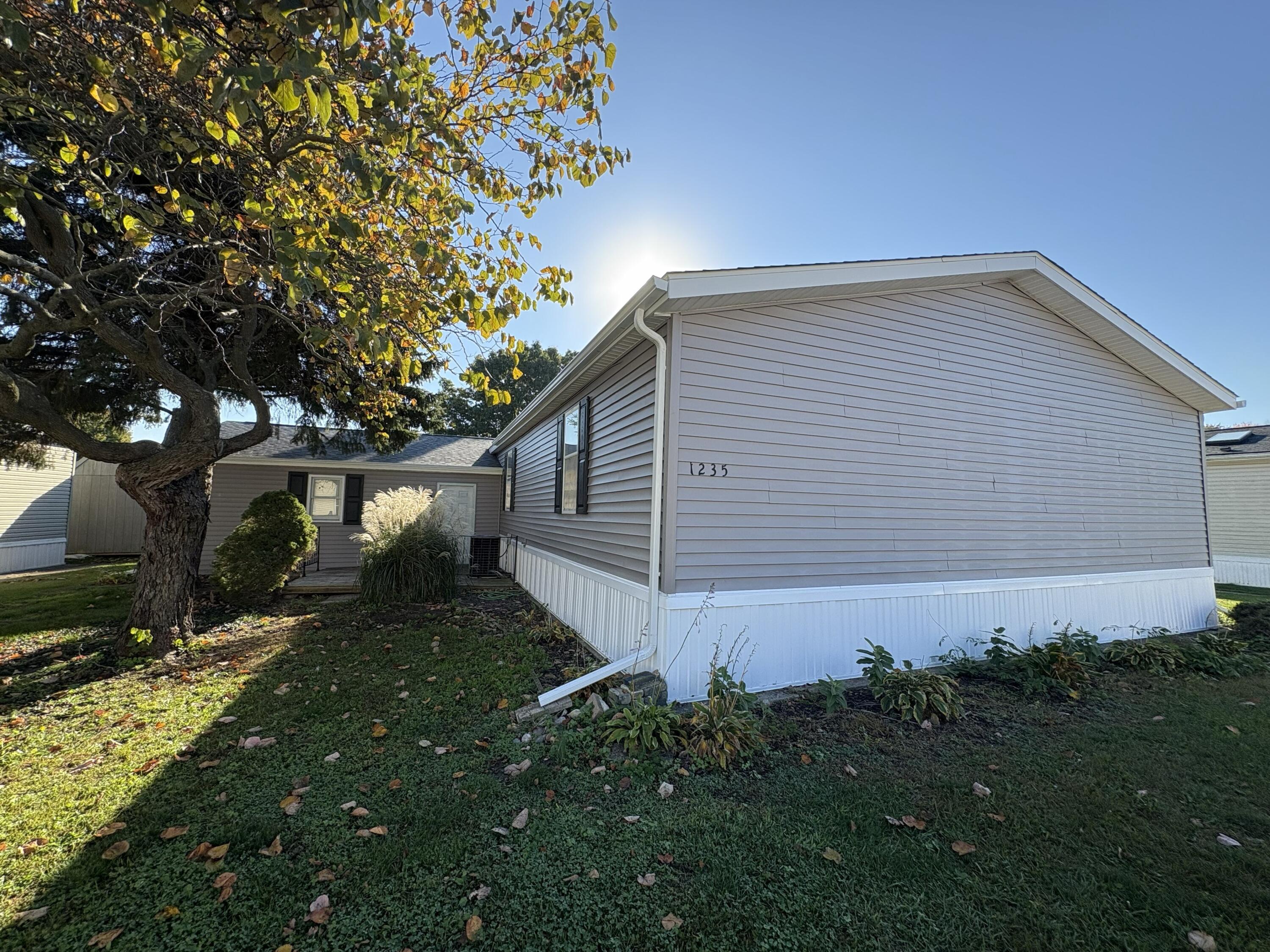 1235 Miss Ellie Drive Kalamazoo MI 49009