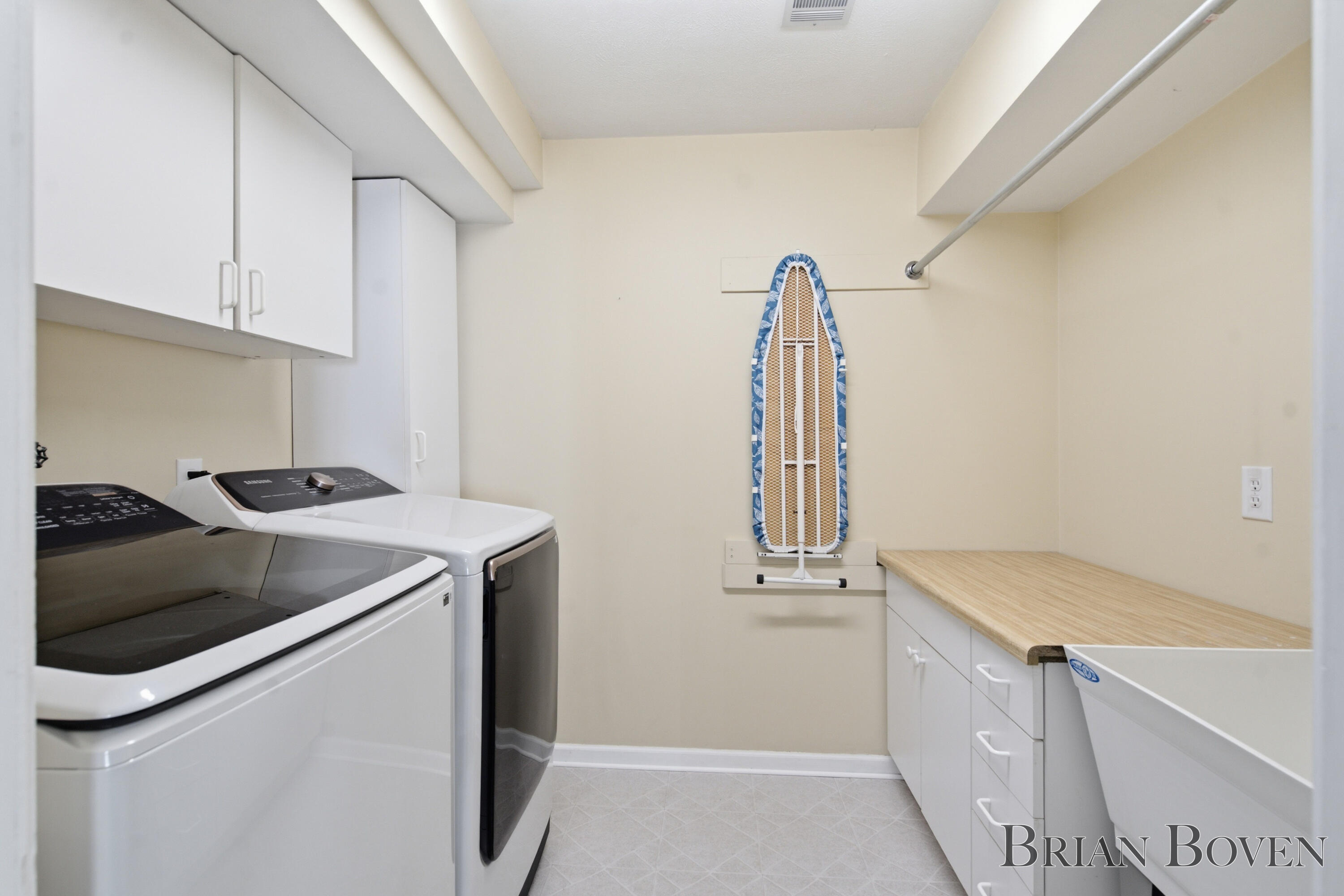 2704 Copper Hill Drive NE Grand Rapids MI 49525