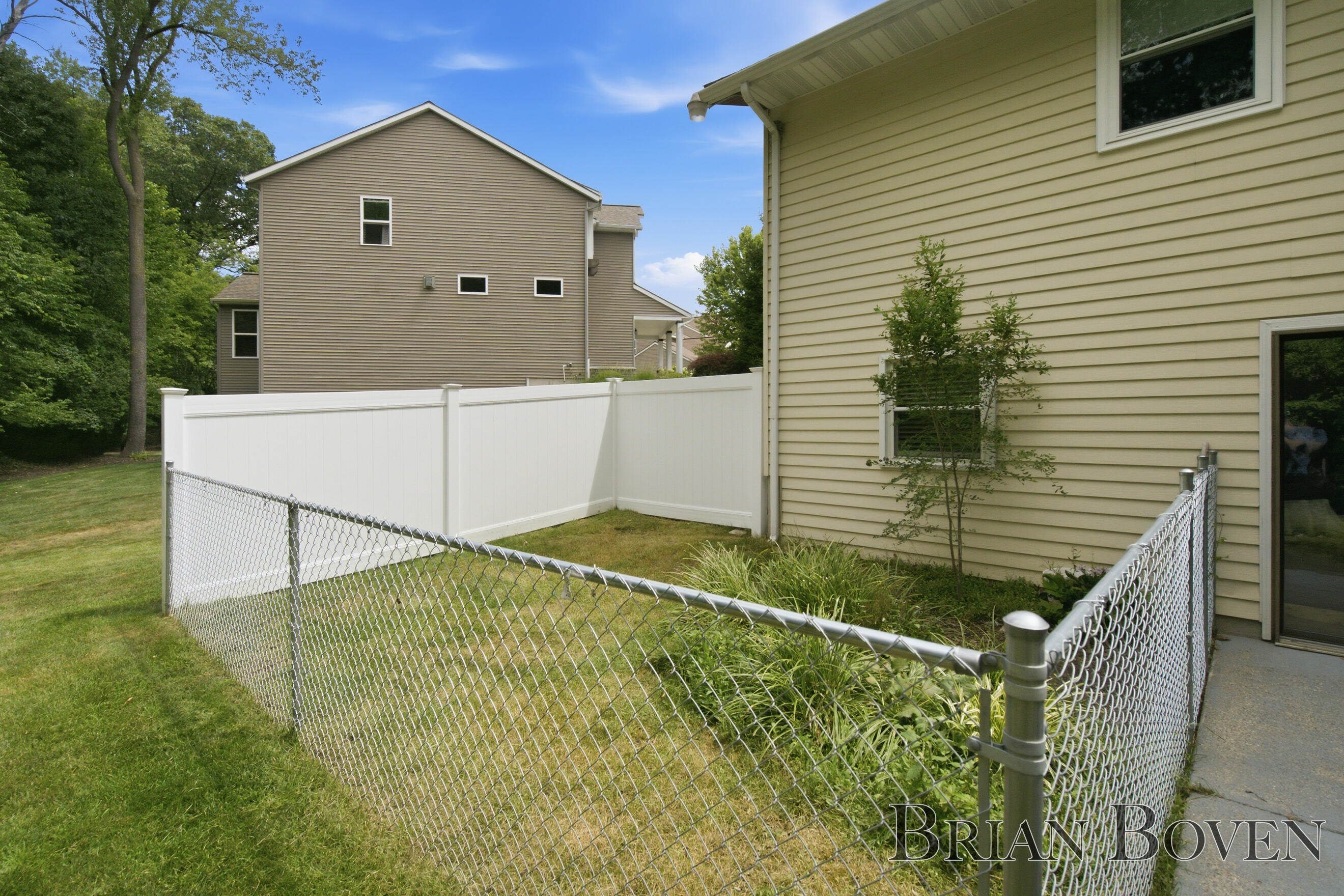 2704 Copper Hill Drive NE Grand Rapids MI 49525