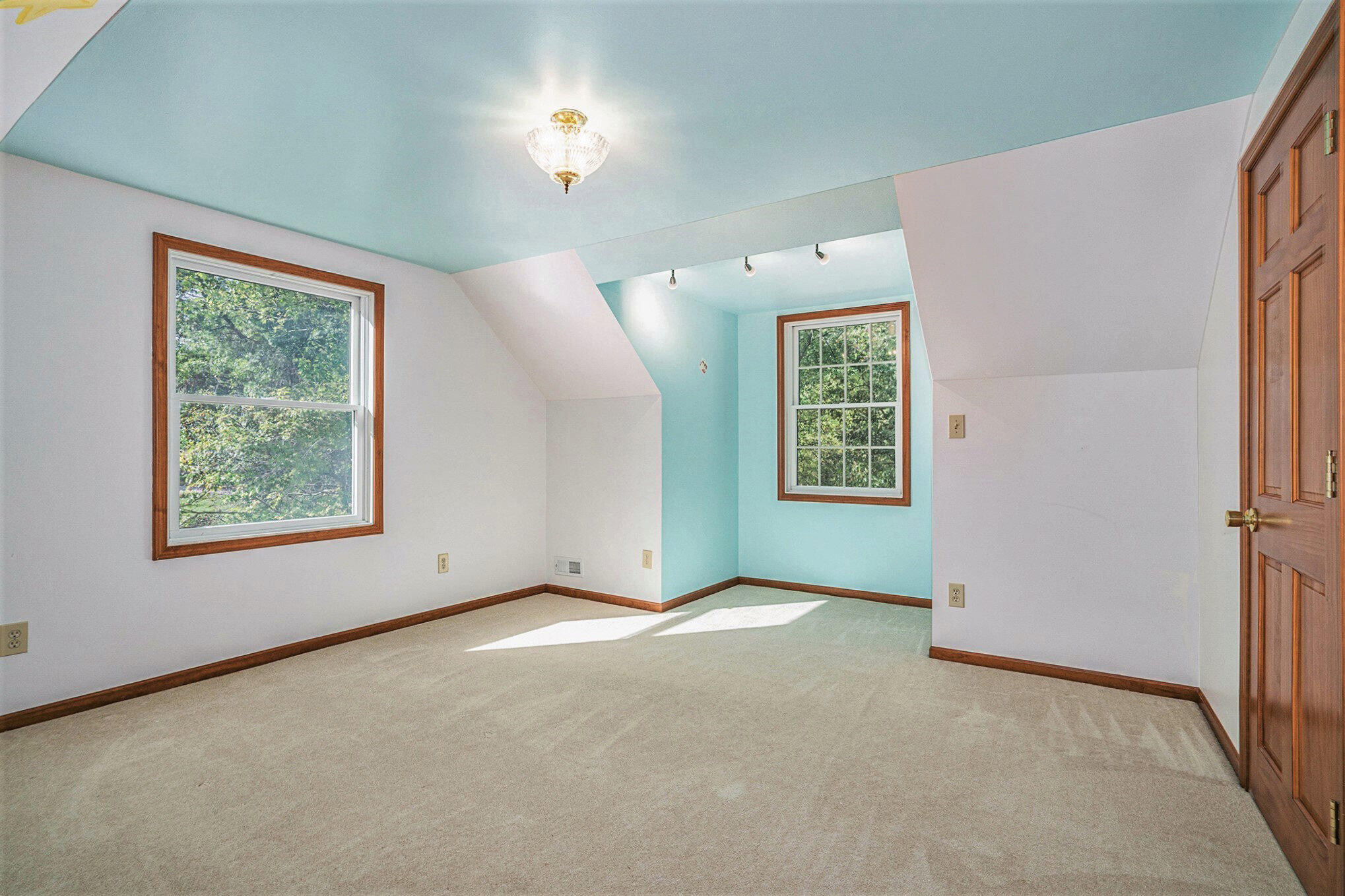 68881 3rd Street Edwardsburg MI 49112