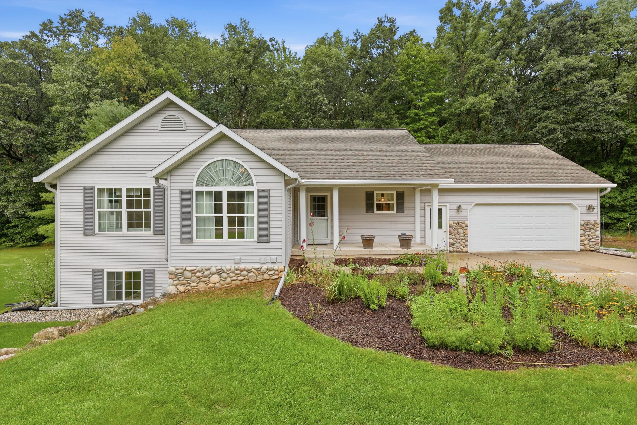 5075 Bonasa Drive NE Rockford MI 49341
