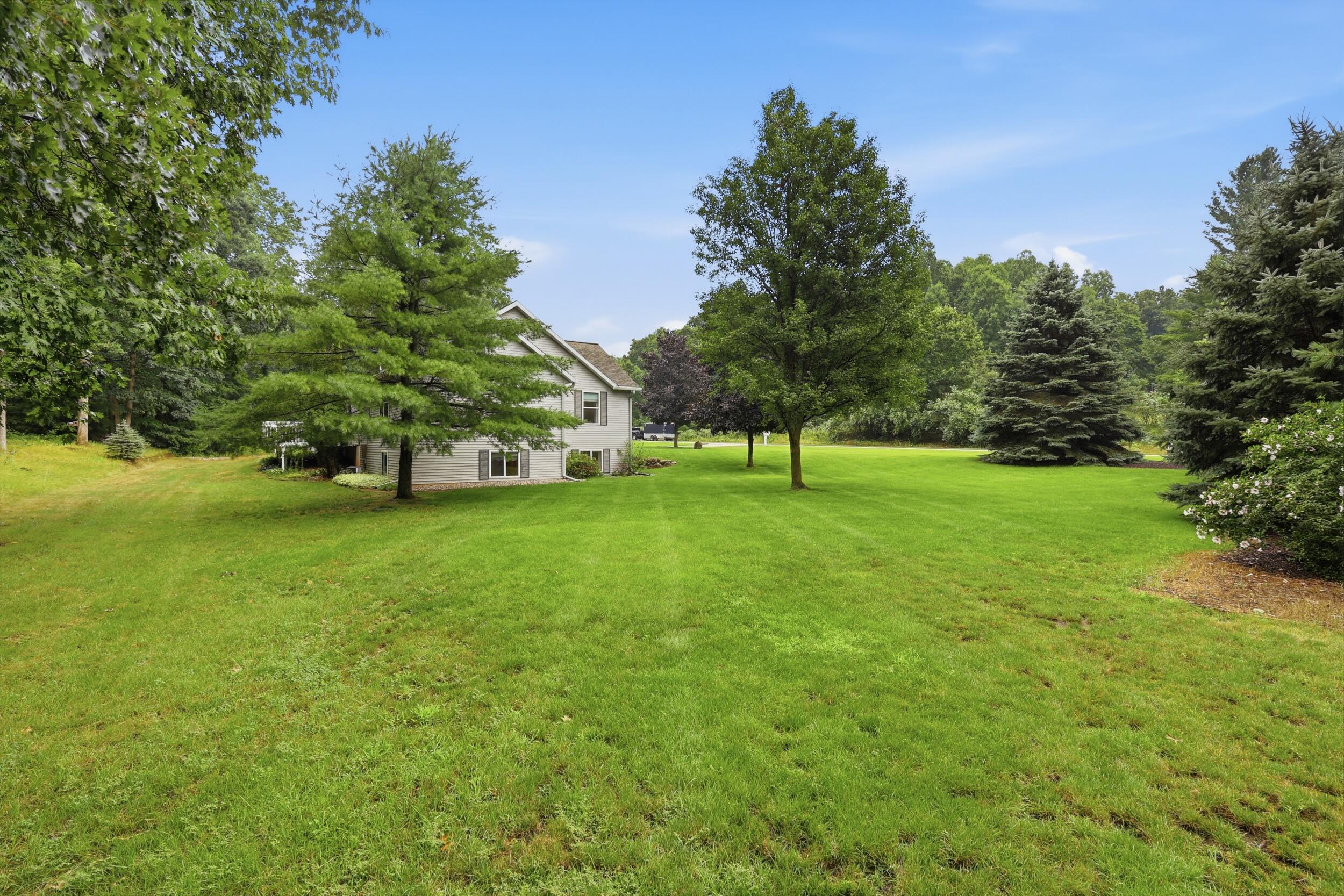 5075 Bonasa Drive NE Rockford MI 49341