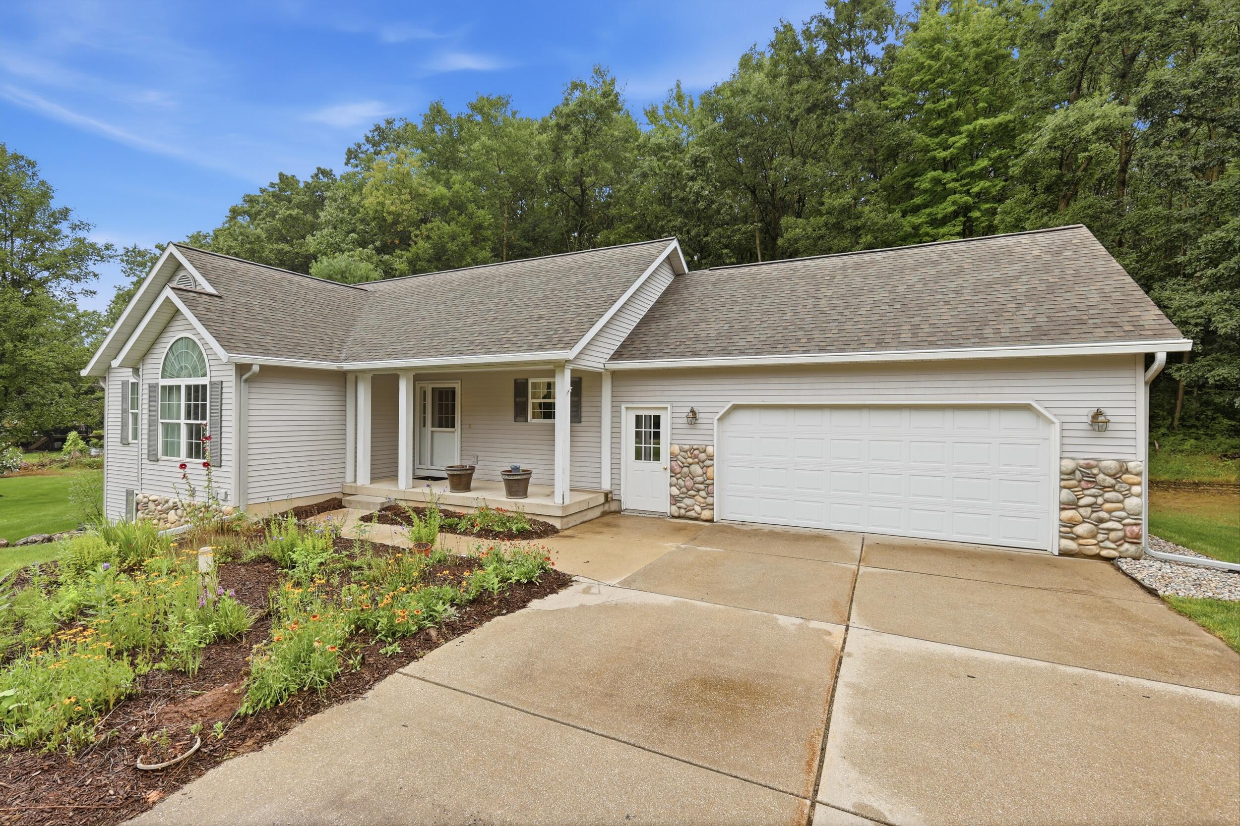 5075 Bonasa Drive NE Rockford MI 49341