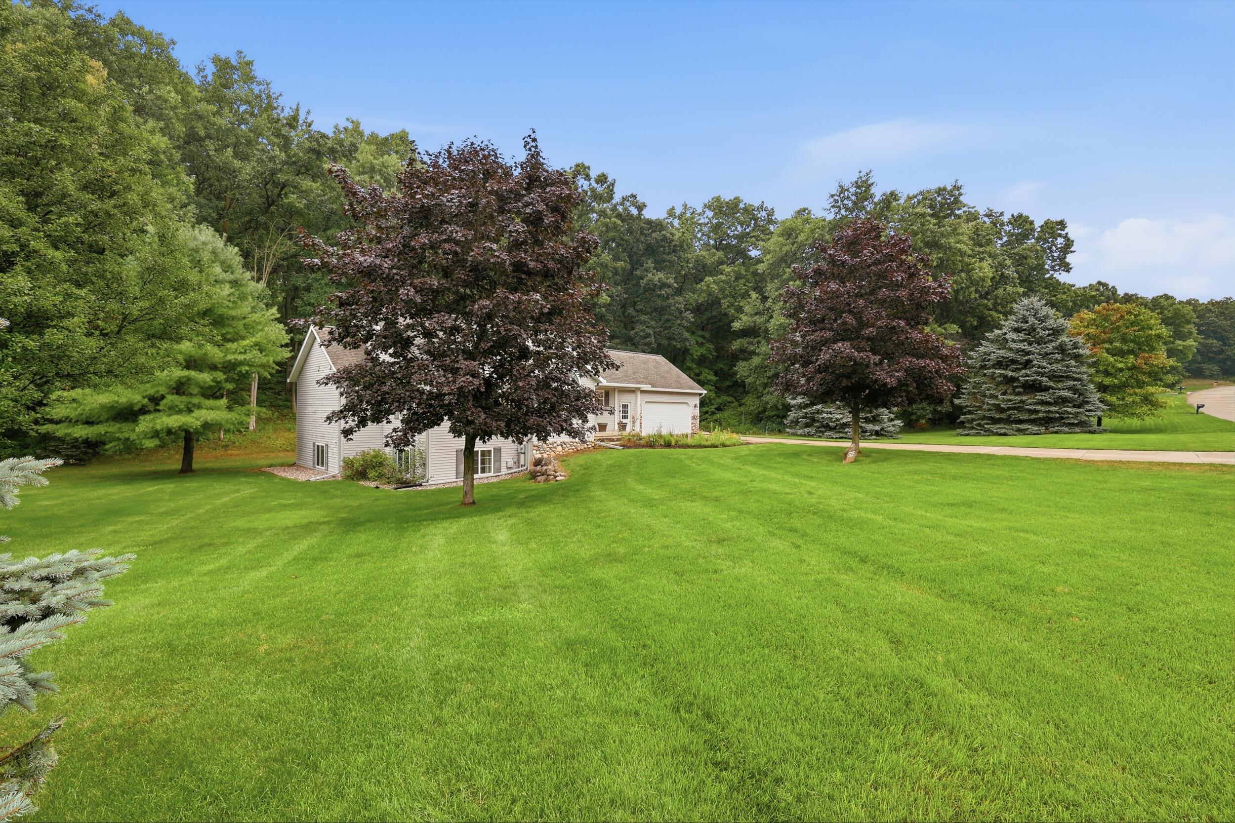 5075 Bonasa Drive NE Rockford MI 49341