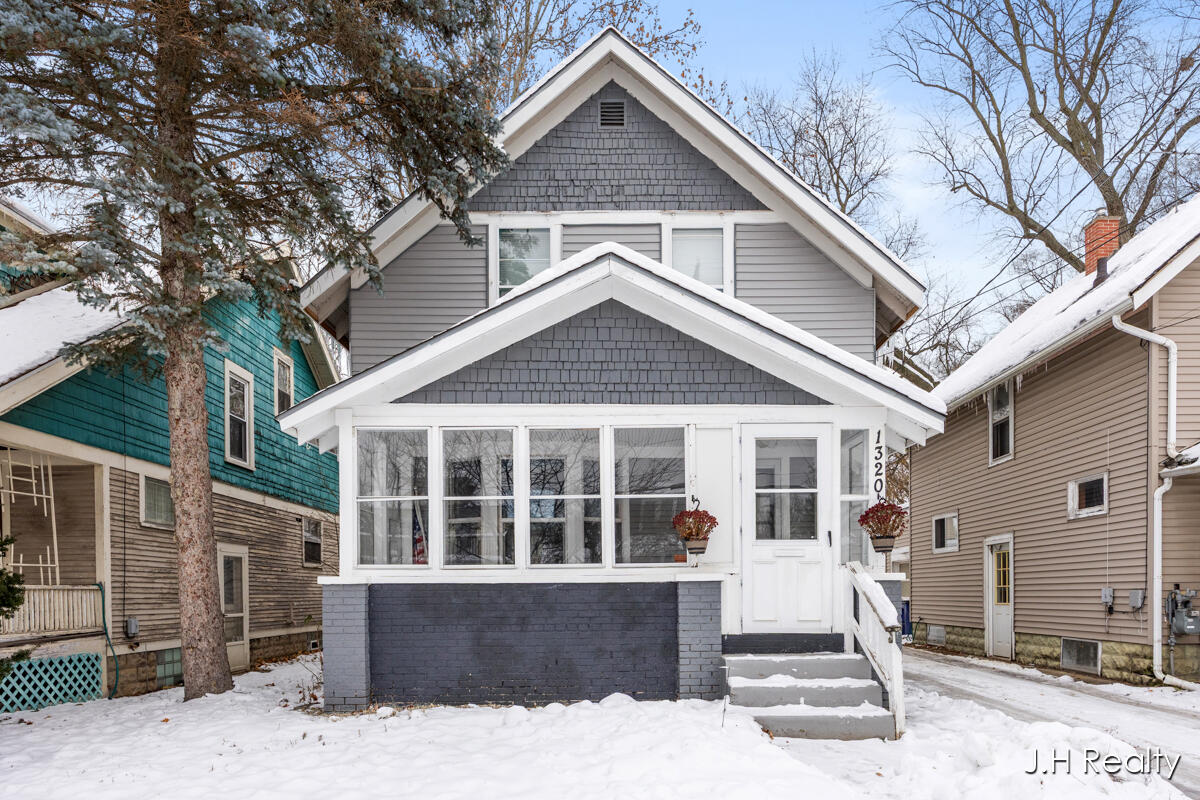 Grand Rapids MI, 1320 Tamarack Avenue NW