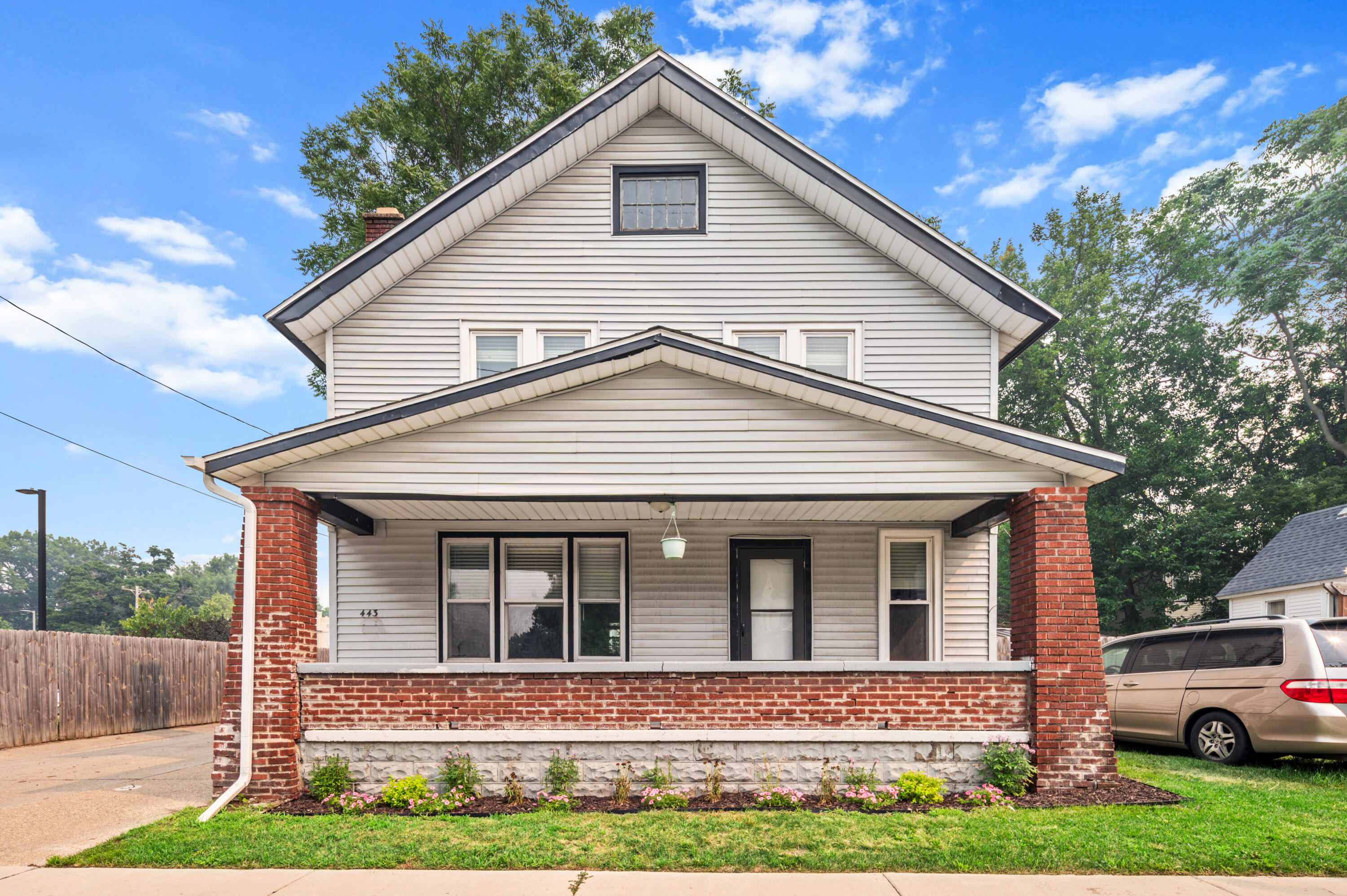 443 Hall Street SE Grand Rapids MI 49507