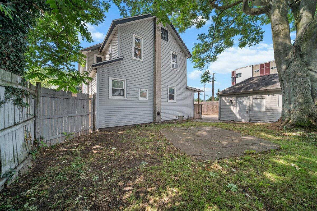 443 Hall Street SE Grand Rapids MI 49507