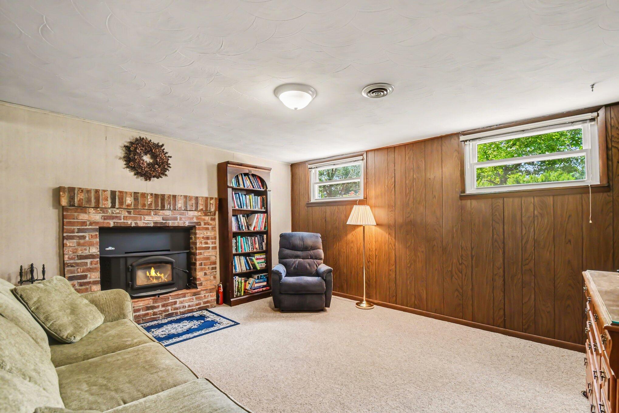 3037 S 13th Street Niles MI 49120