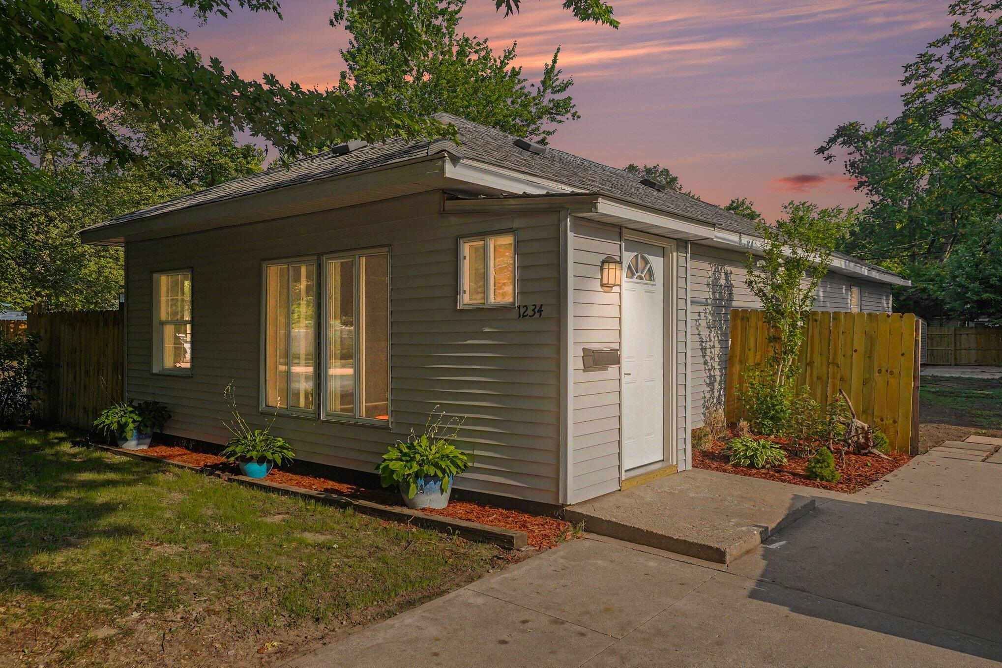 1234 Langeland Avenue Muskegon MI 49442