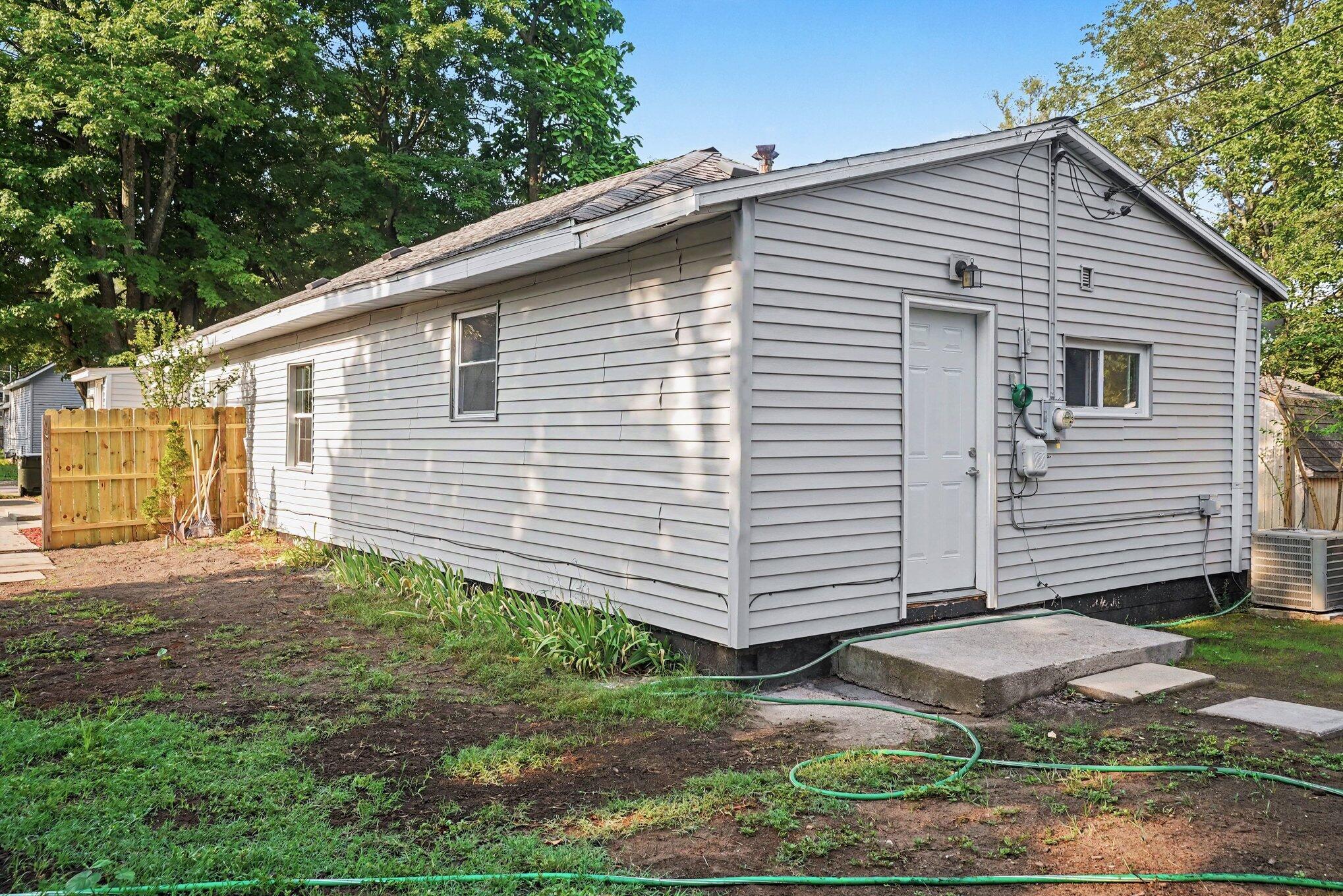 1234 Langeland Avenue Muskegon MI 49442