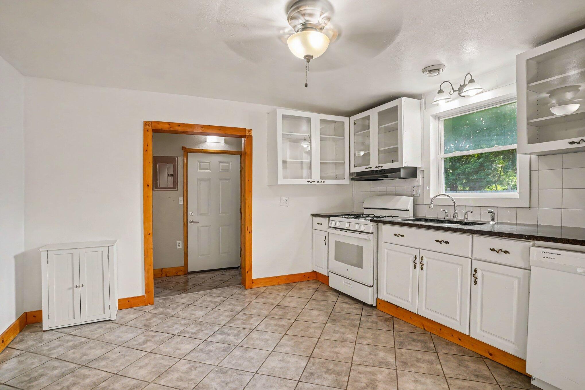 1234 Langeland Avenue Muskegon MI 49442