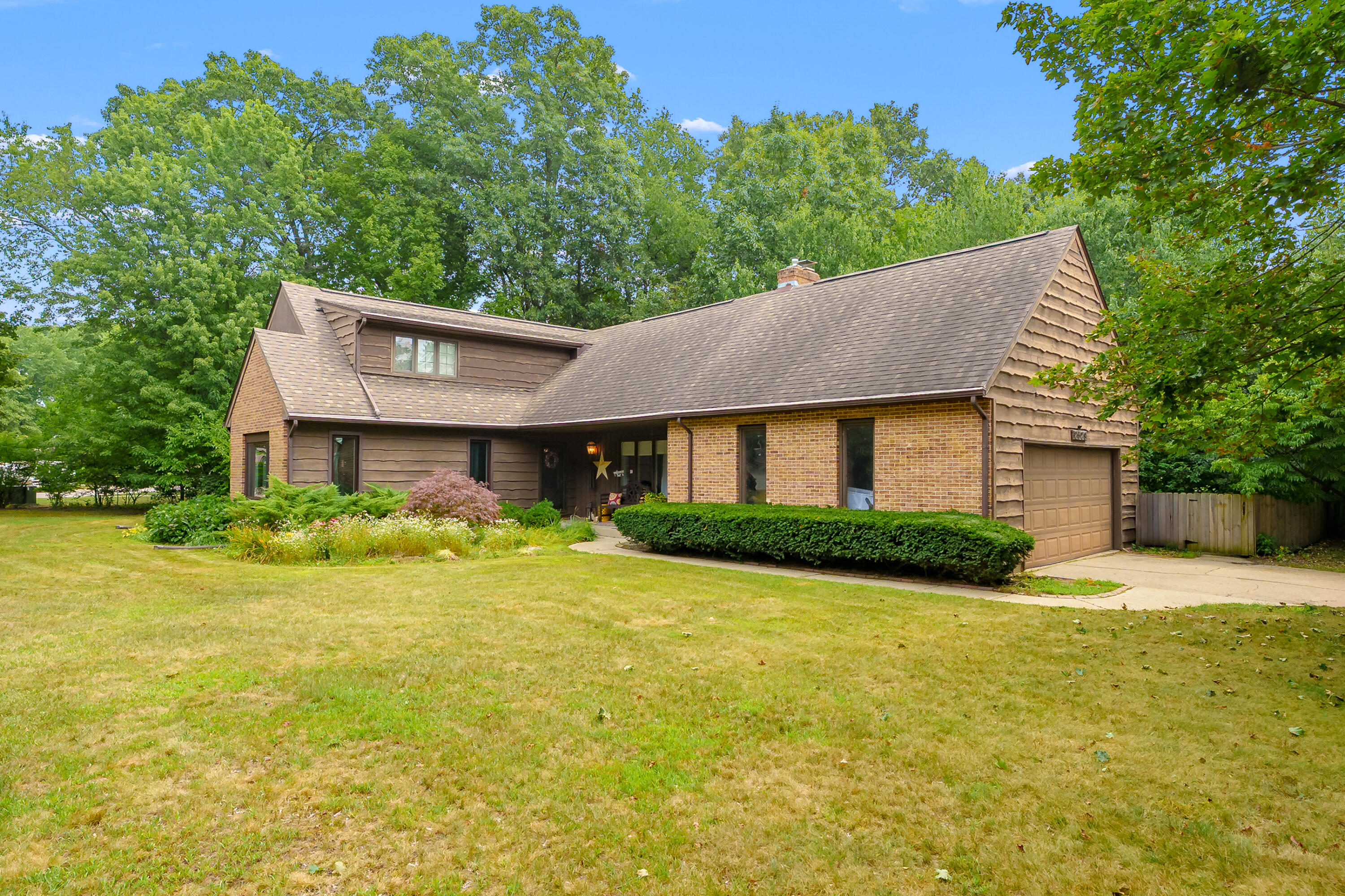 2329 Hickory Point Drive N Portage MI 49024