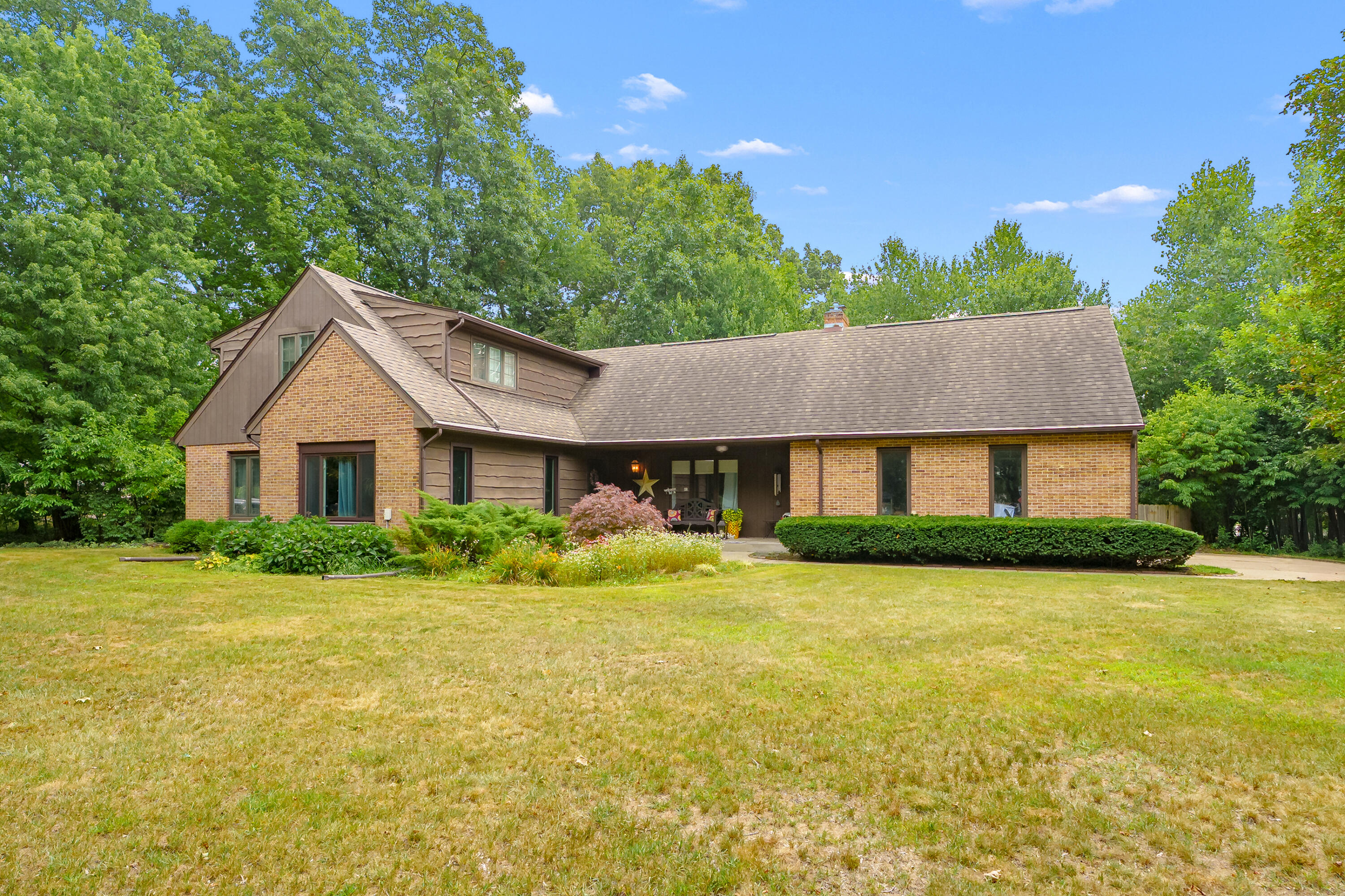 2329 Hickory Point Drive N Portage MI 49024