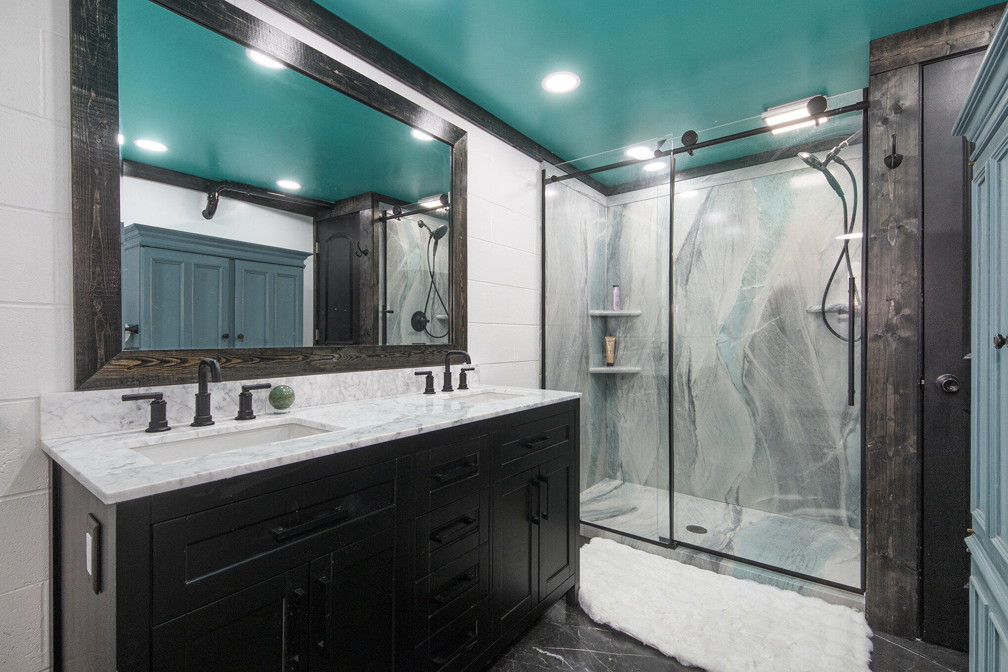 4085 Quainton Road Norton Shores MI 49441