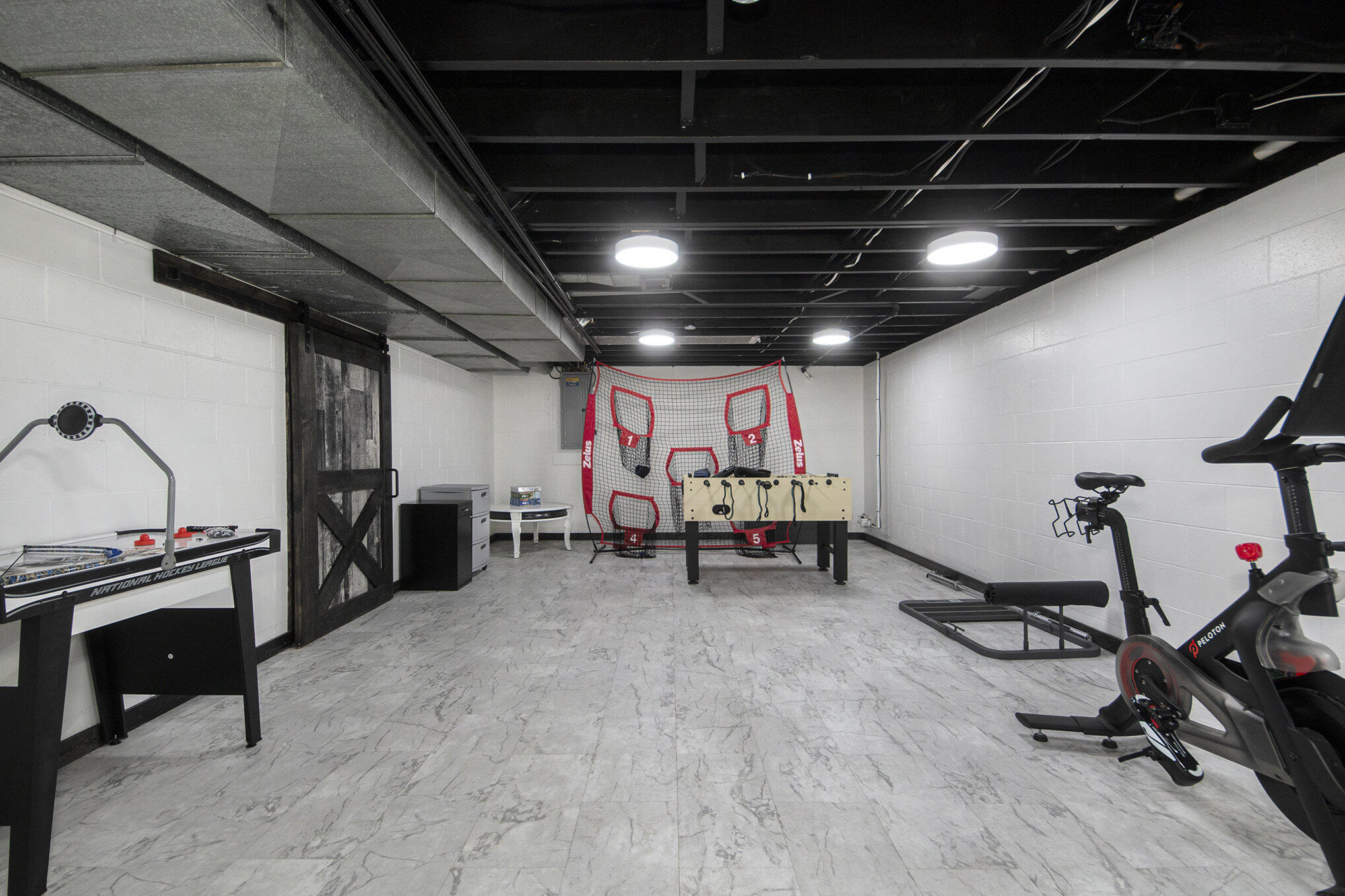 4085 Quainton Road Norton Shores MI 49441
