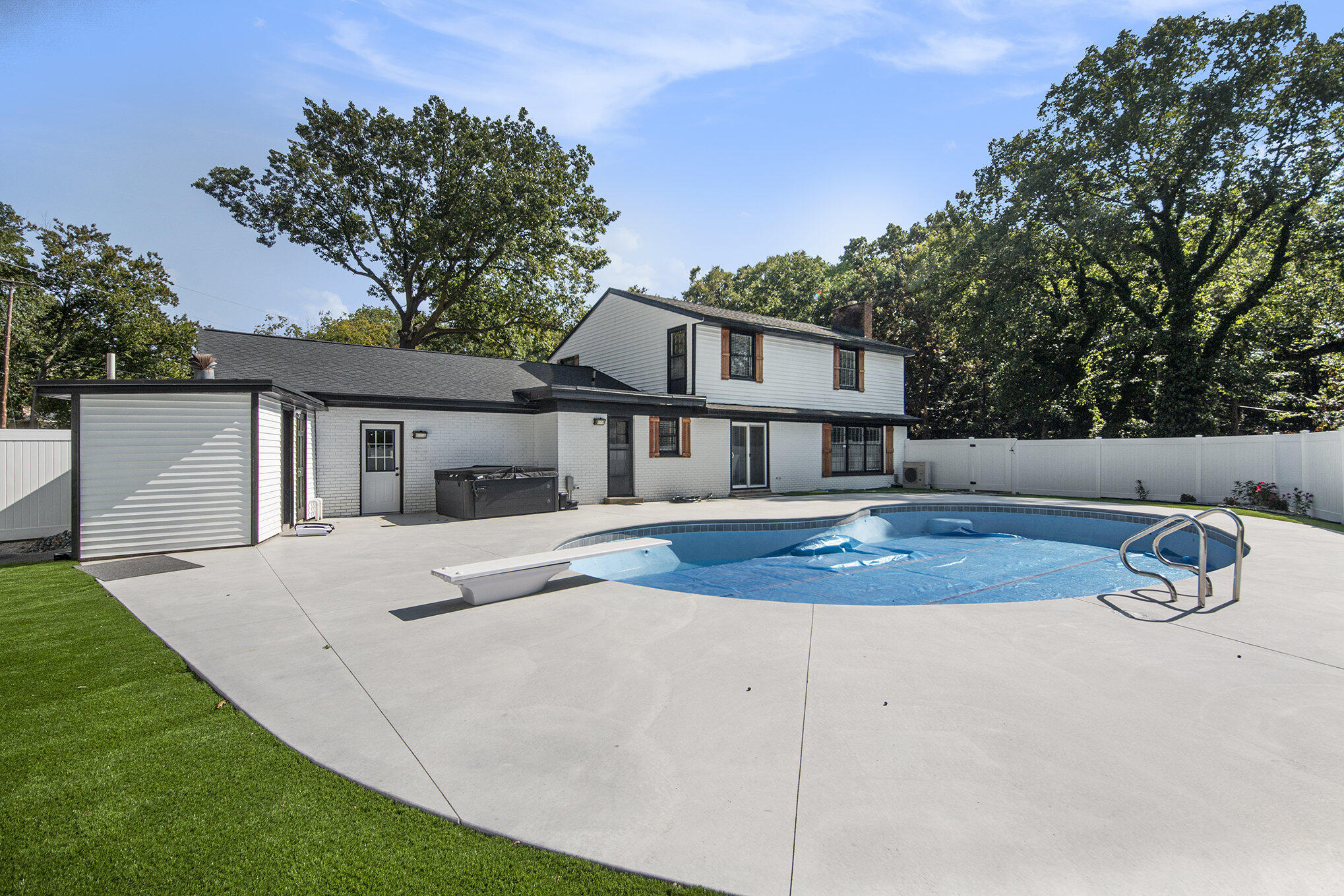 4085 Quainton Road Norton Shores MI 49441