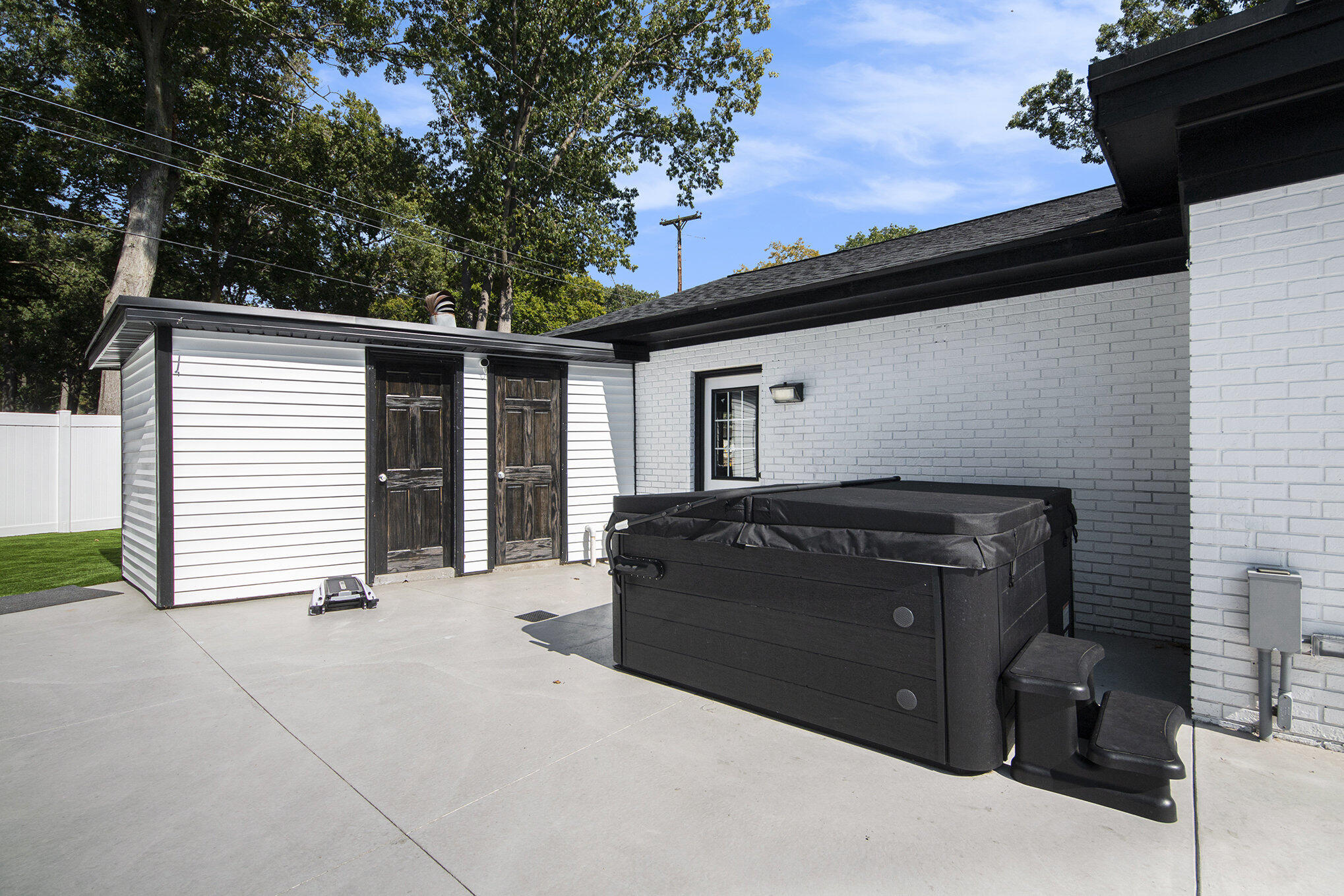 4085 Quainton Road Norton Shores MI 49441