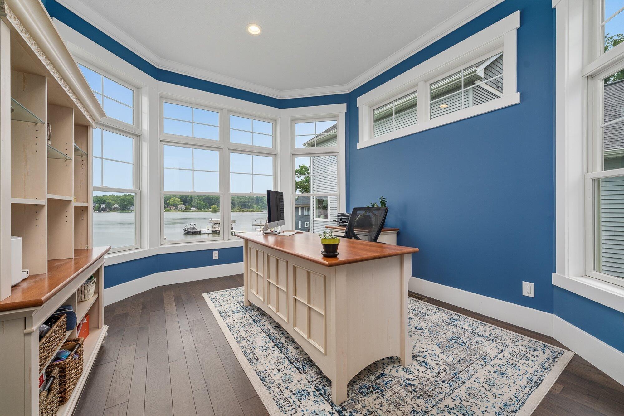 1573 S Crooked Lake Drive Kalamazoo MI 49009