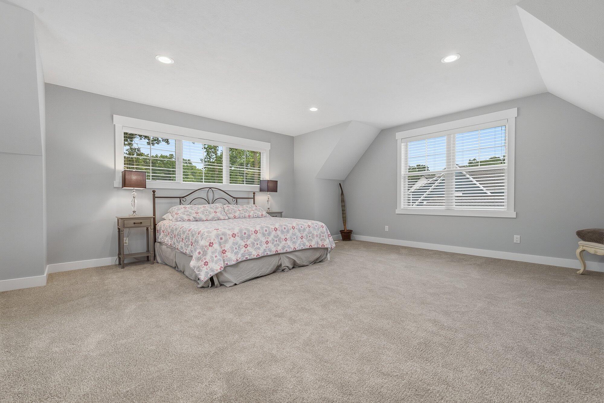 1573 S Crooked Lake Drive Kalamazoo MI 49009